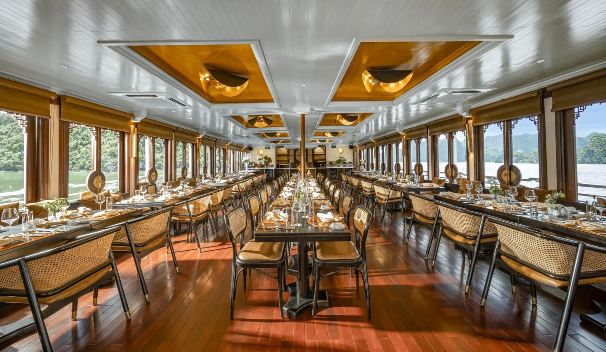 Restaurant/places to eat in The Au Co Cruise - Managed by Bhaya Cruises