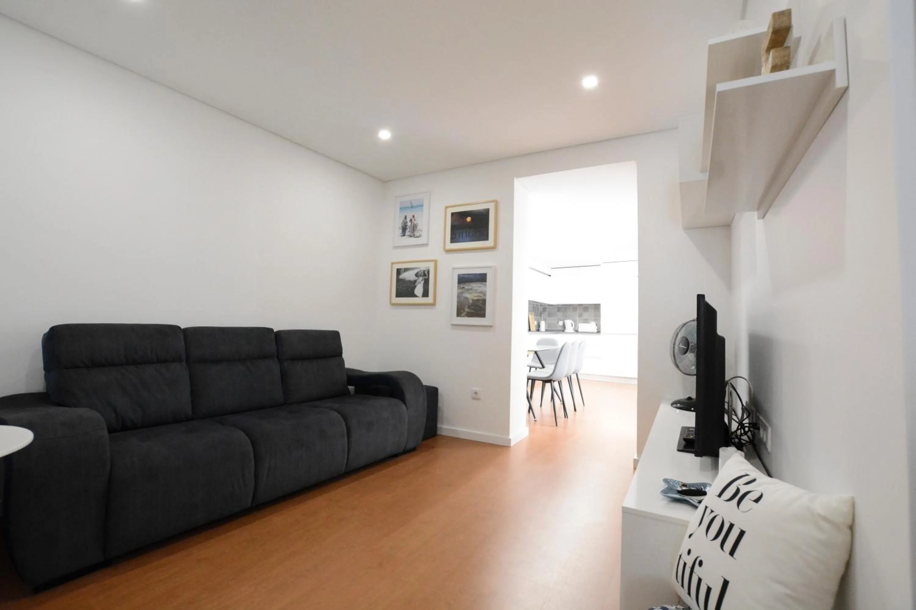 LUXURY Golden River Apartment - In the Heart of city center and wine cellars