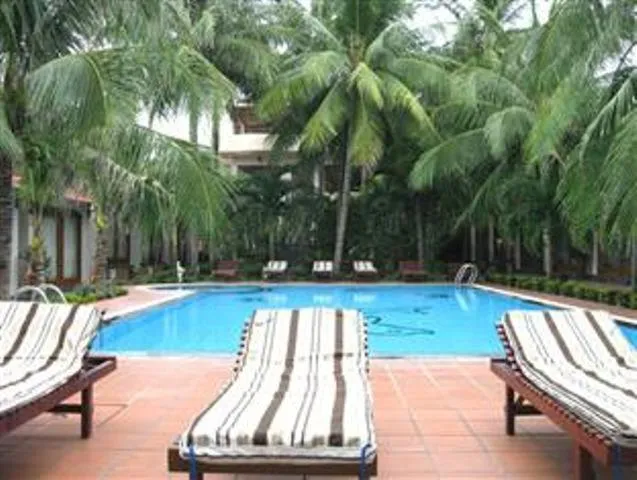 Swimming pool in Sunrise Resort