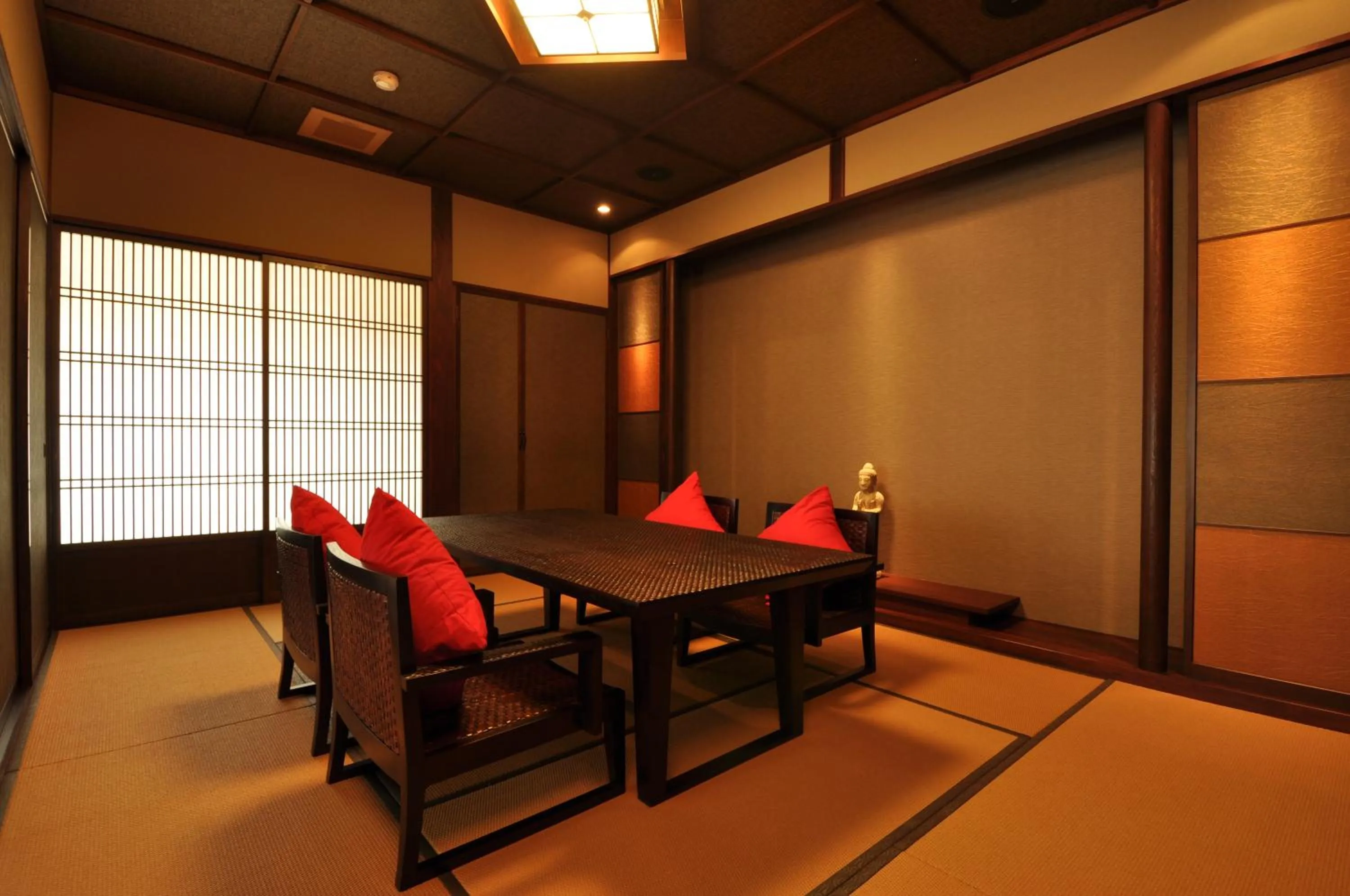 Photo of the whole room in Hakone Onsen Ryokan Yaeikan