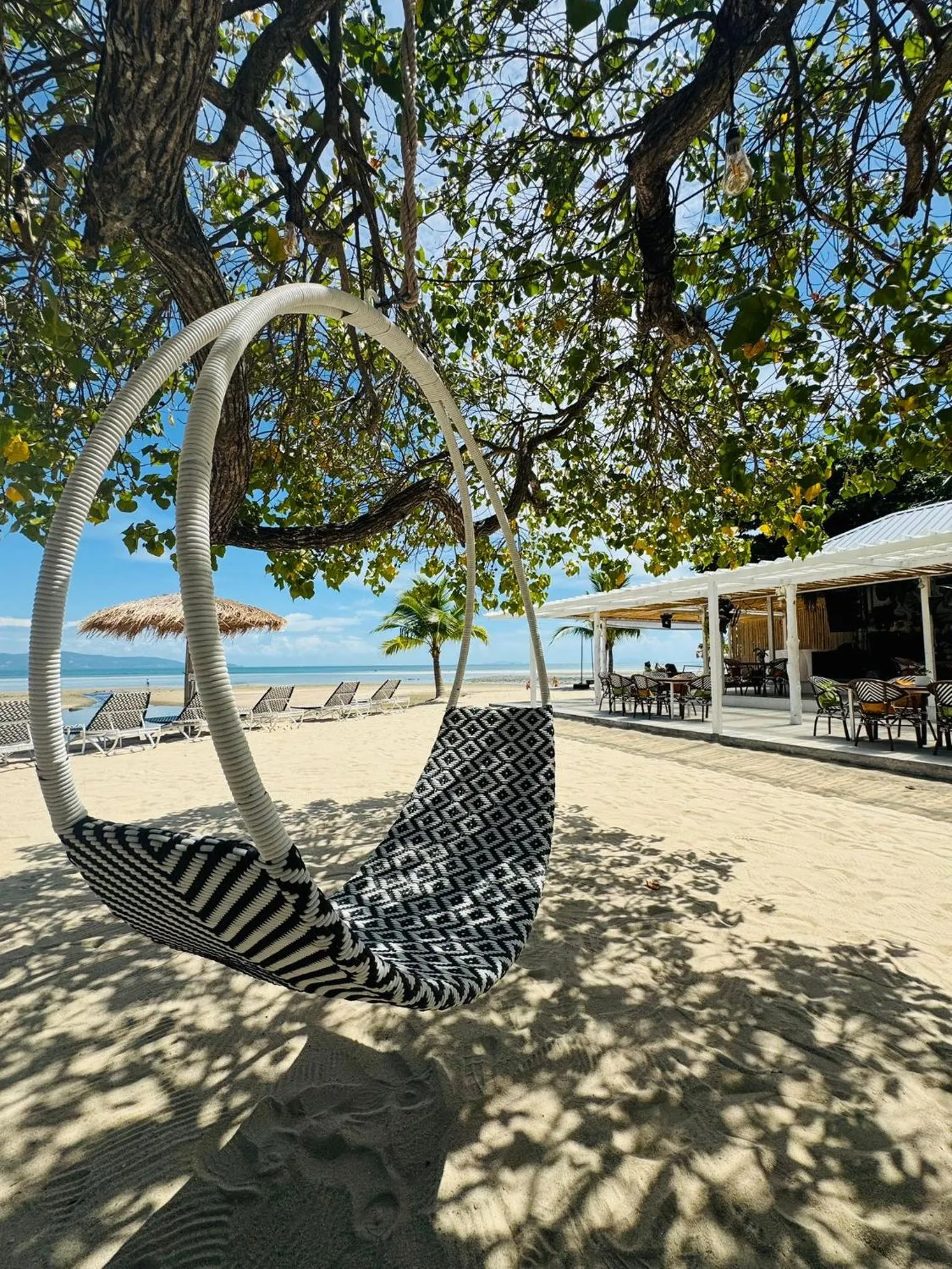 Day in Sabaii Bay Resort