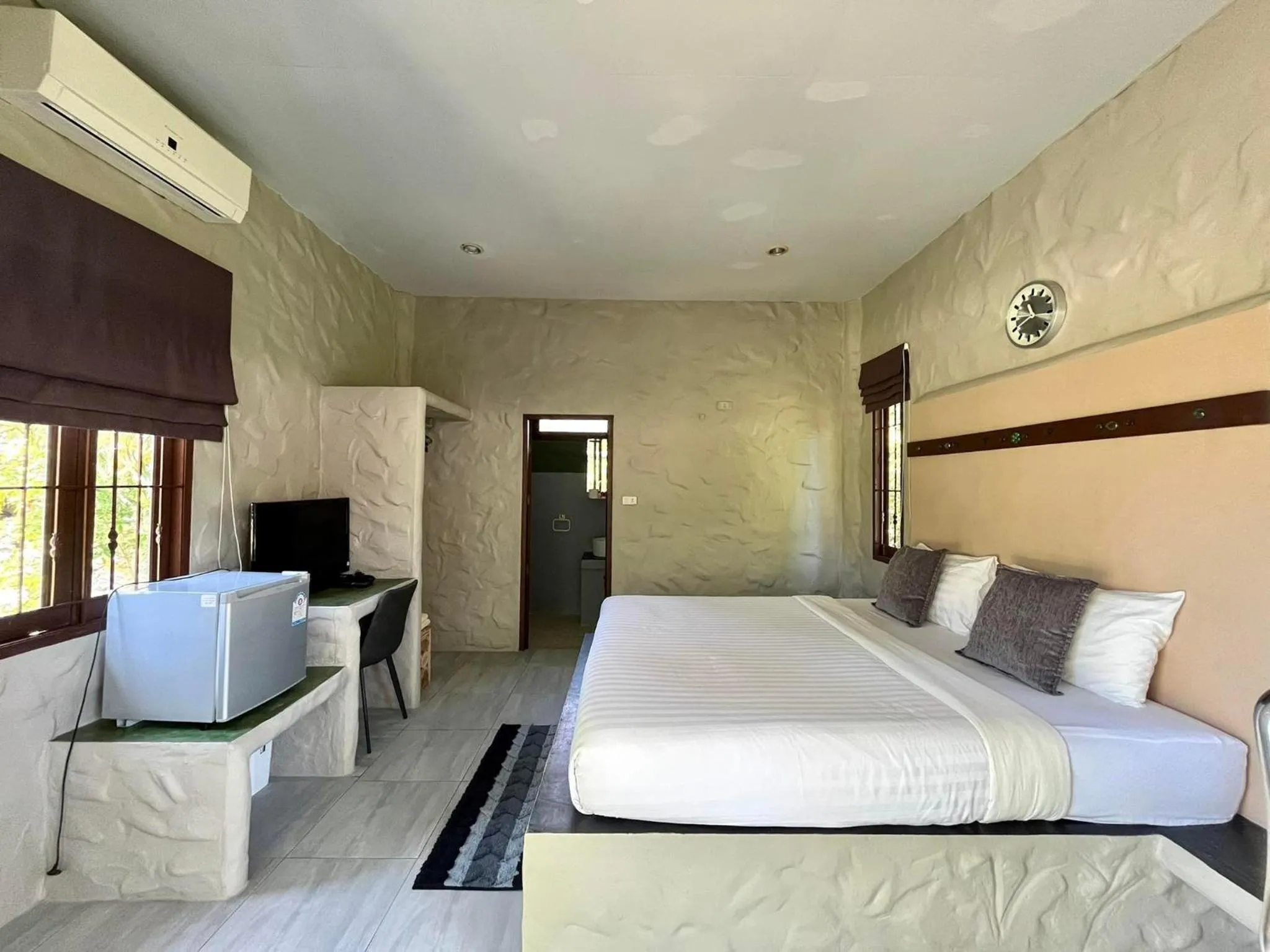 Bedroom, Bed in Sabaii Bay Resort