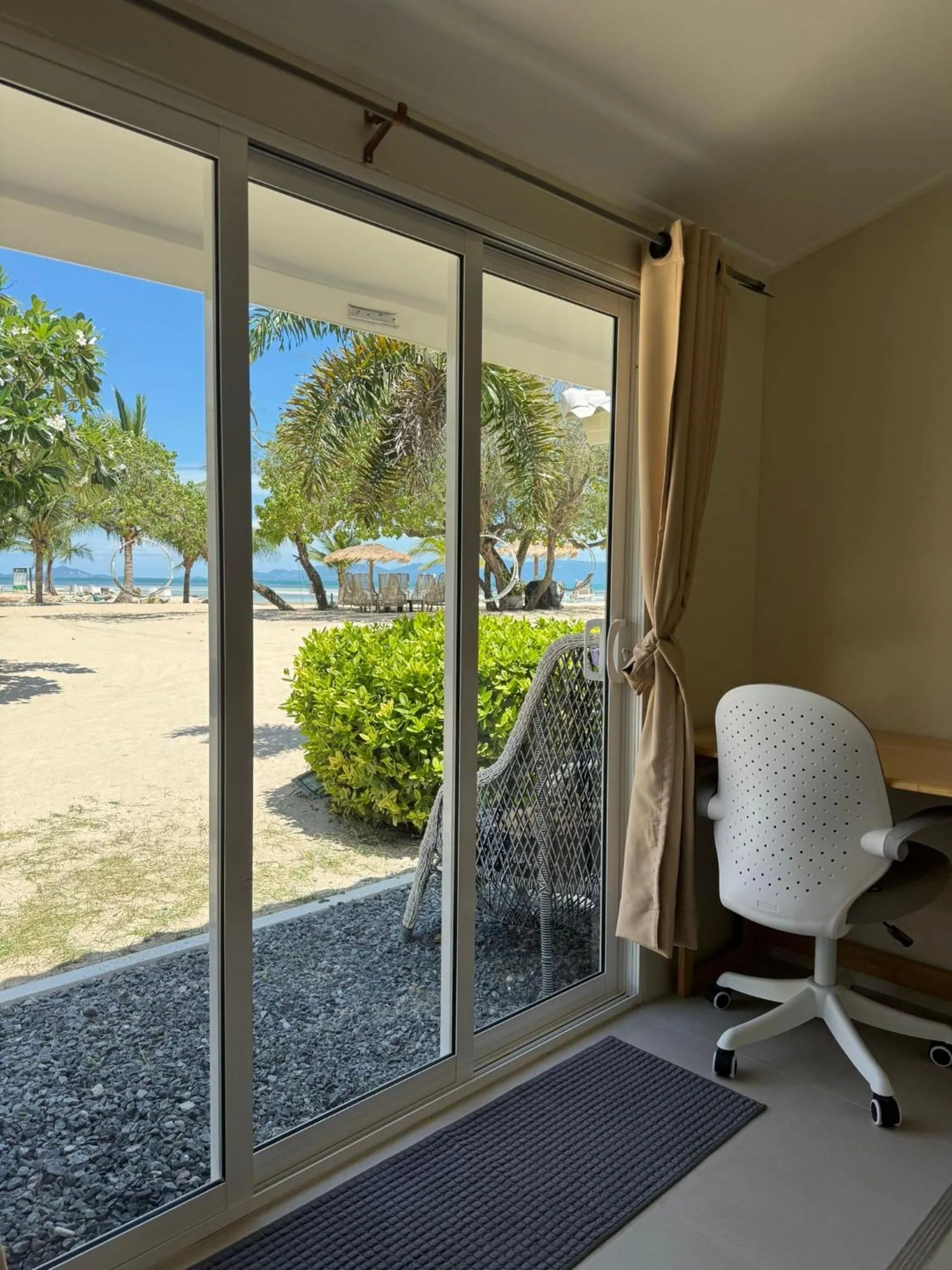 Day in Sabaii Bay Resort