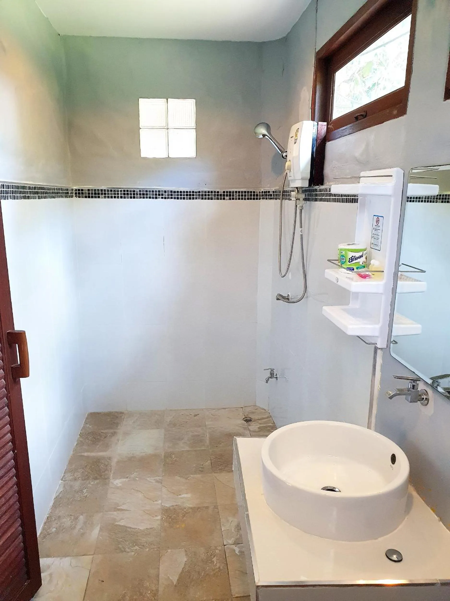 Shower in Sabaii Bay Resort