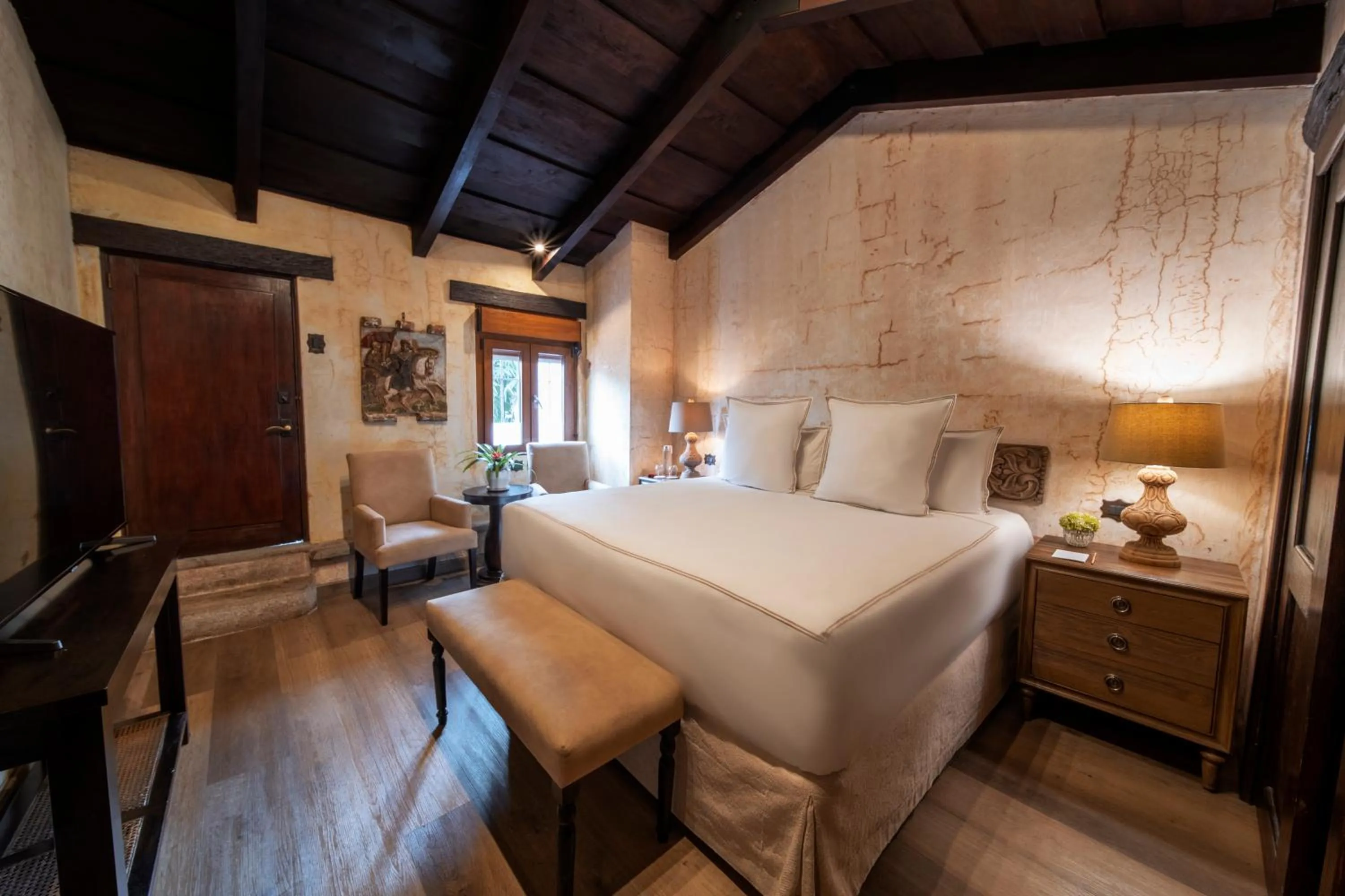 Photo of the whole room, Bed in El Convento Boutique Hotel