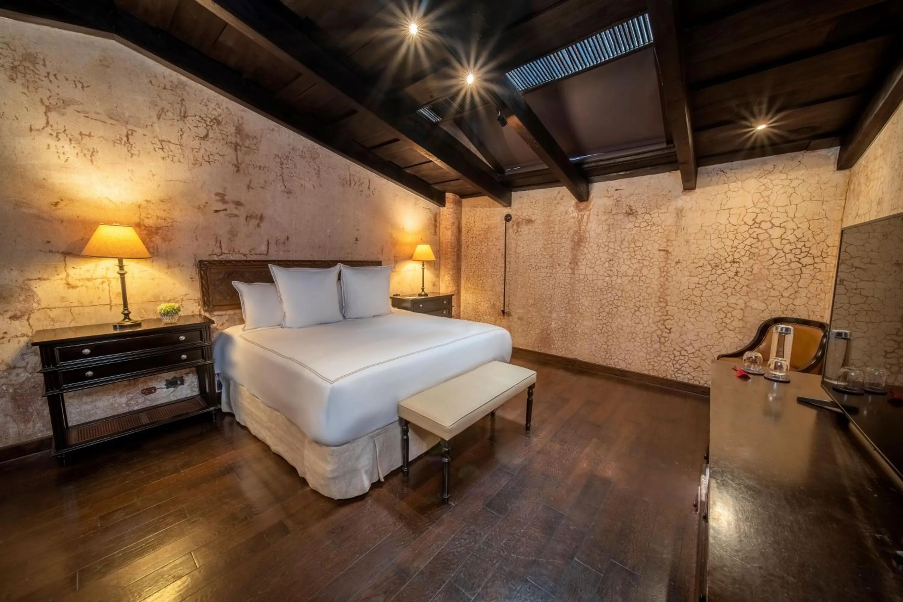 Bedroom, Bed in El Convento Boutique Hotel