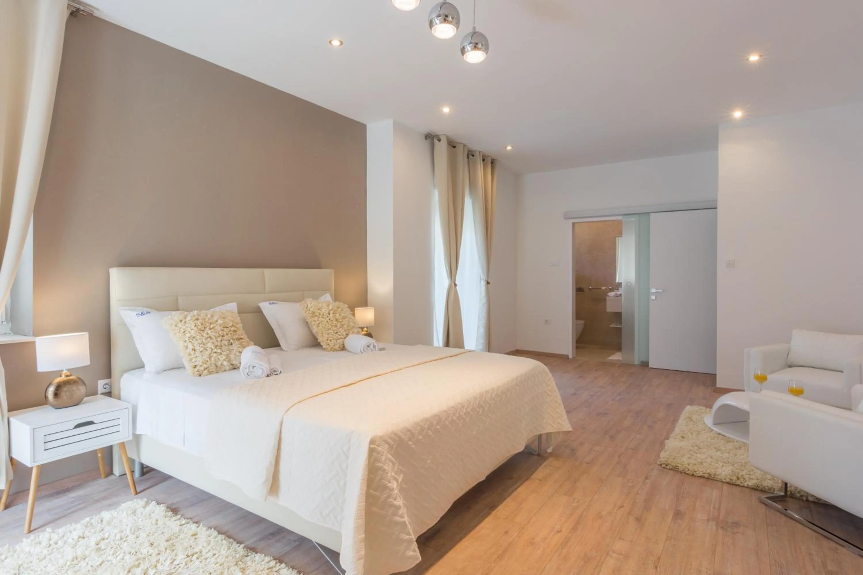 Rooms Sea & Sun with private parking
