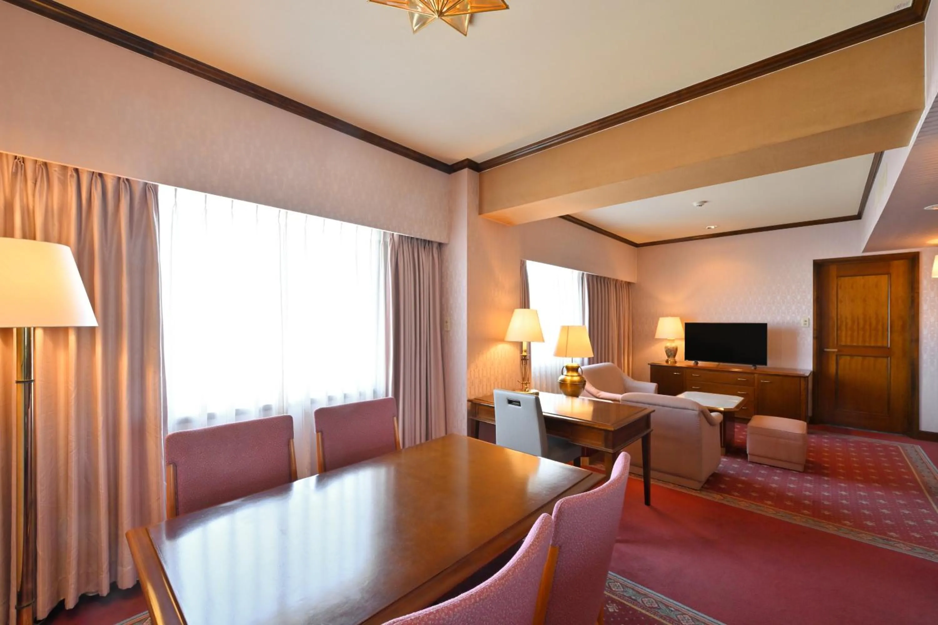 Photo of the whole room, Bed in Takamatsu Kokusai Hotel