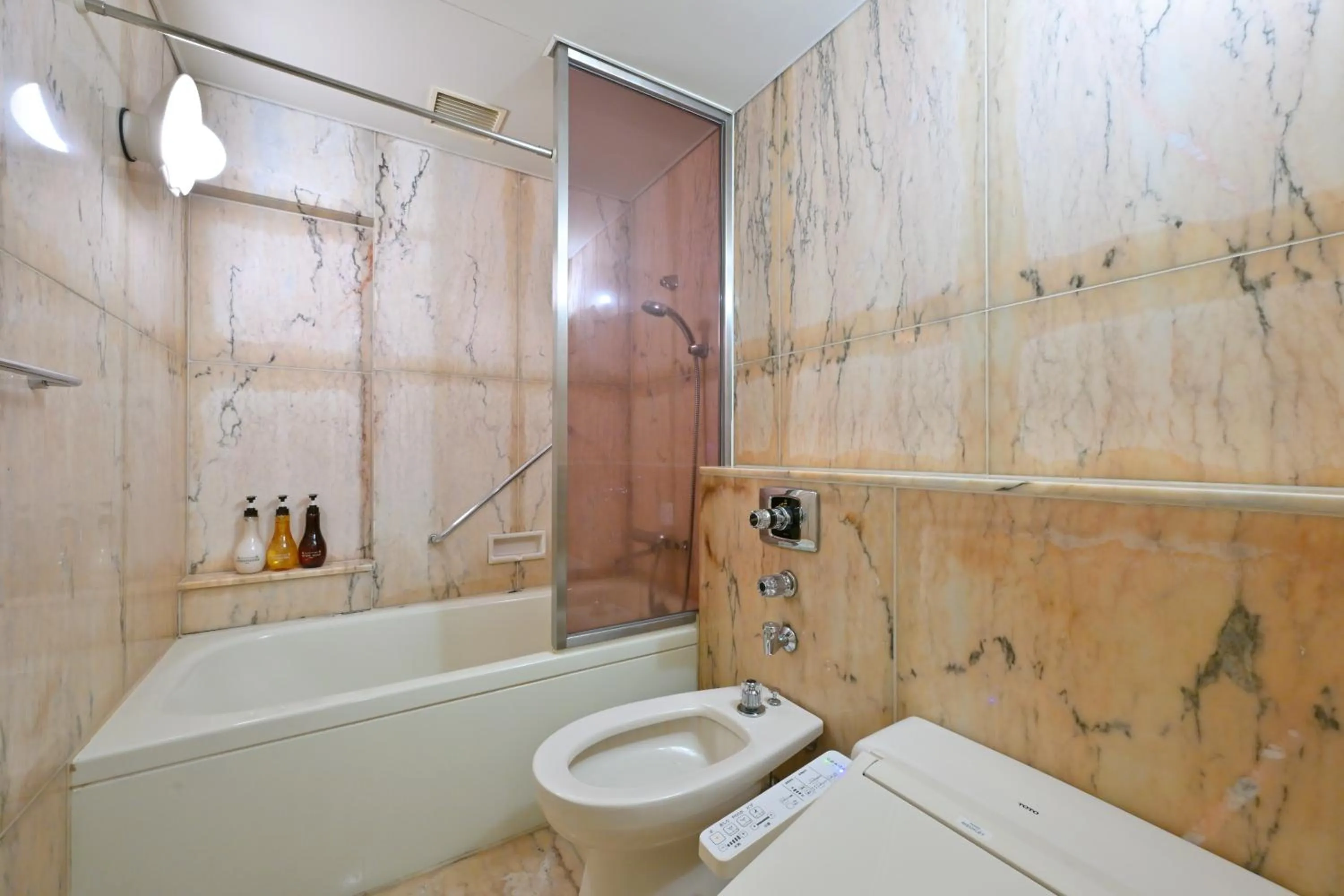 Photo of the whole room in Takamatsu Kokusai Hotel