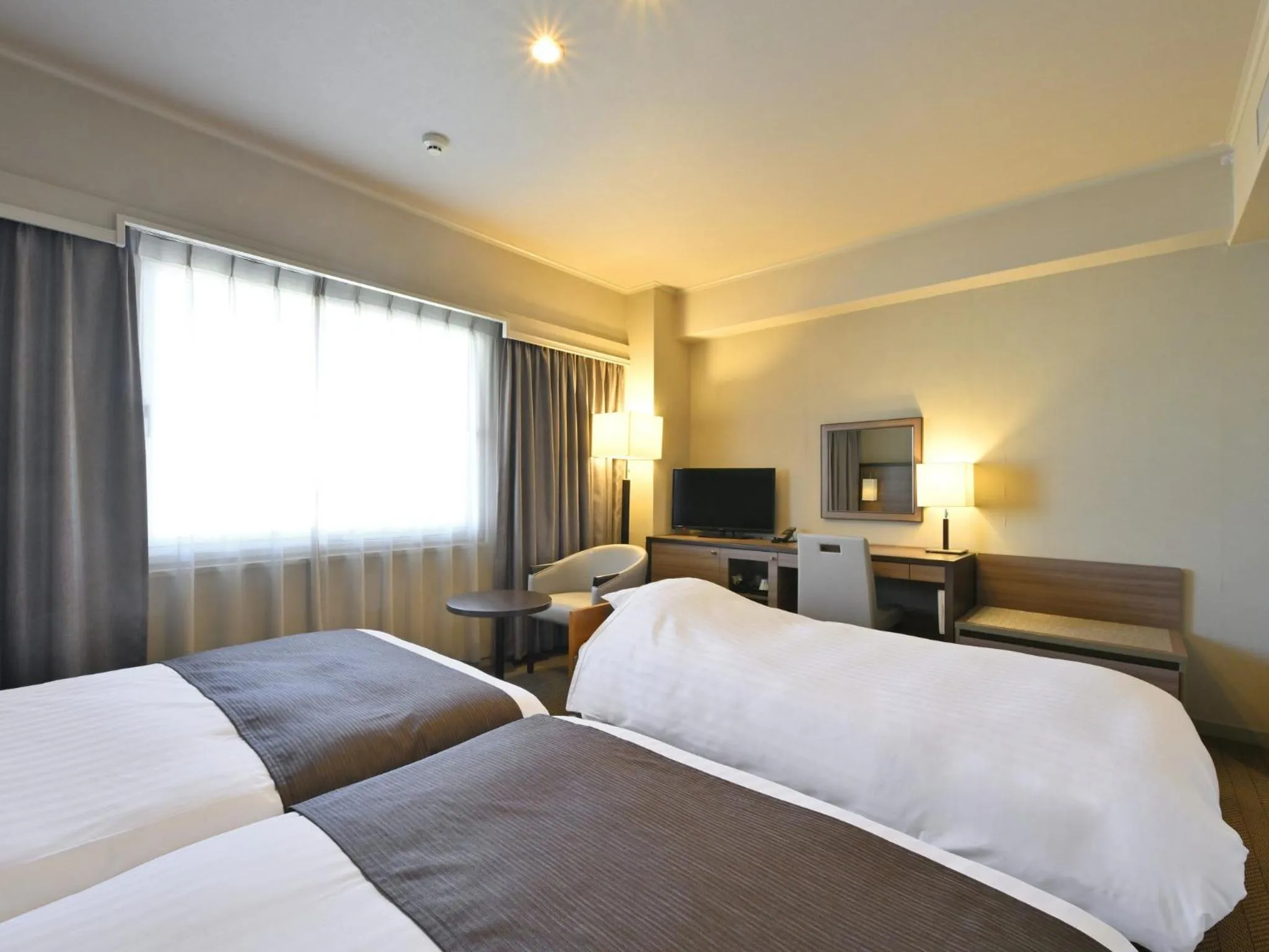 Photo of the whole room, Bed in Takamatsu Kokusai Hotel