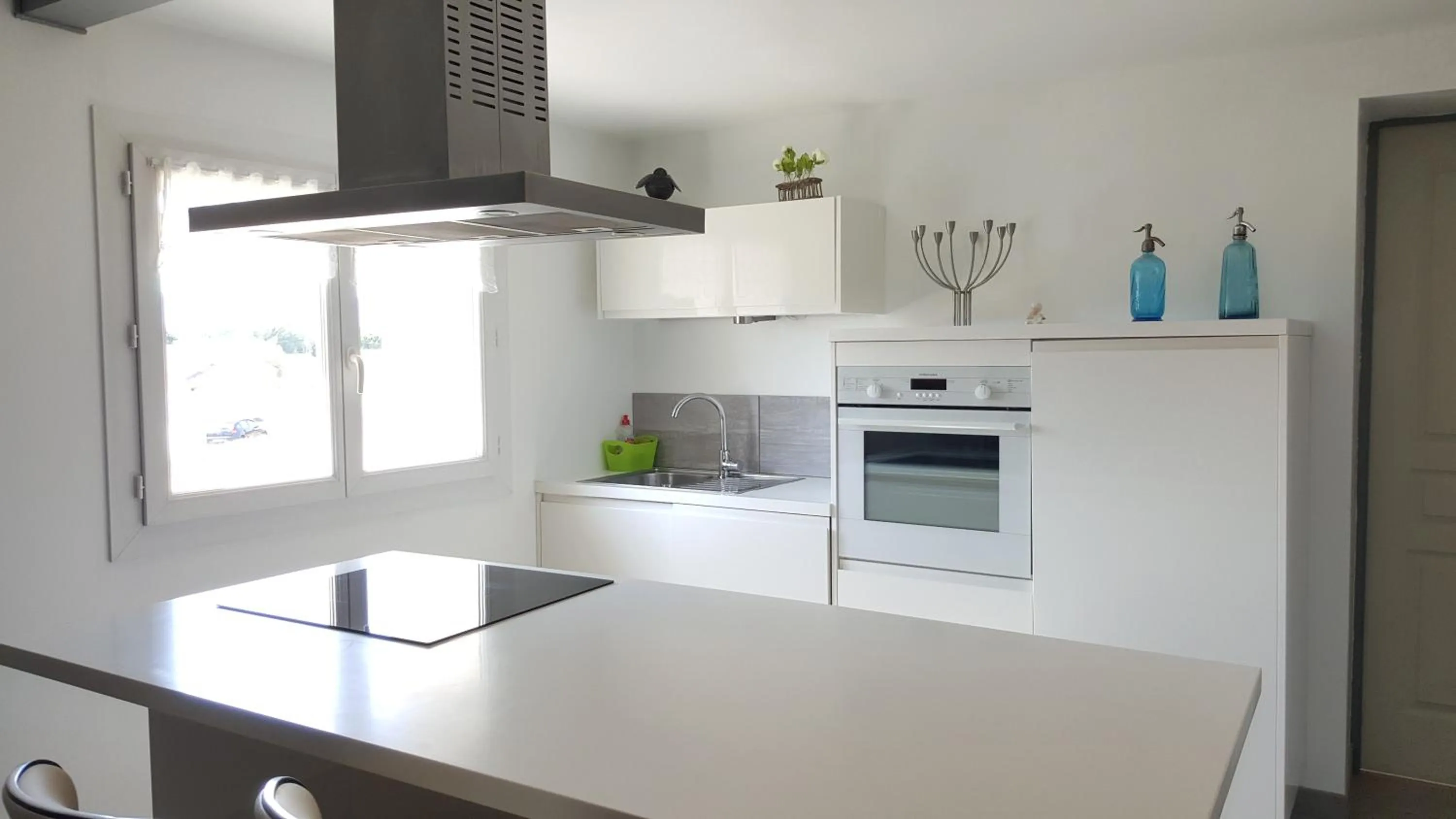 Restaurant/places to eat in Le Mas Romantique avec Jacuzzi et Sauna privé