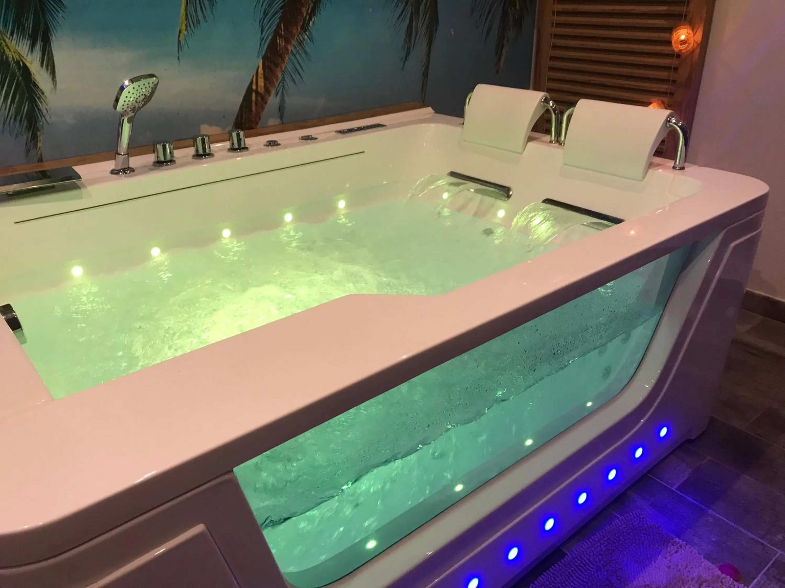Le Mas Romantique avec Jacuzzi et Sauna privé