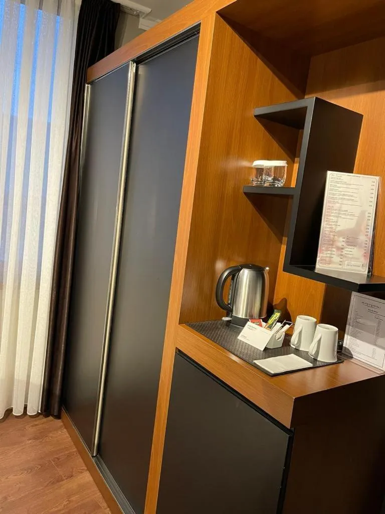 wardrobe in Gosterisli Otel