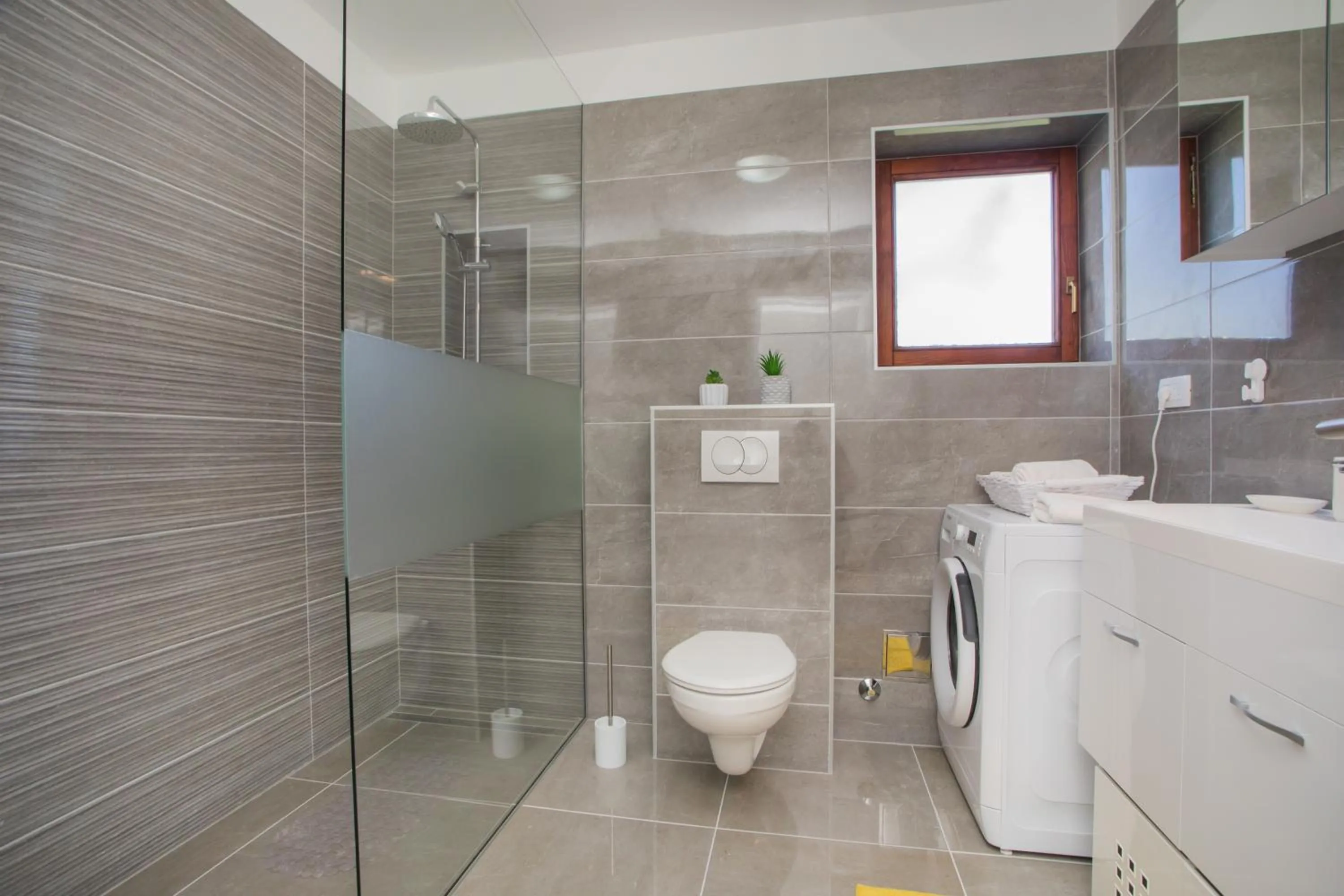 Shower in Danijela
