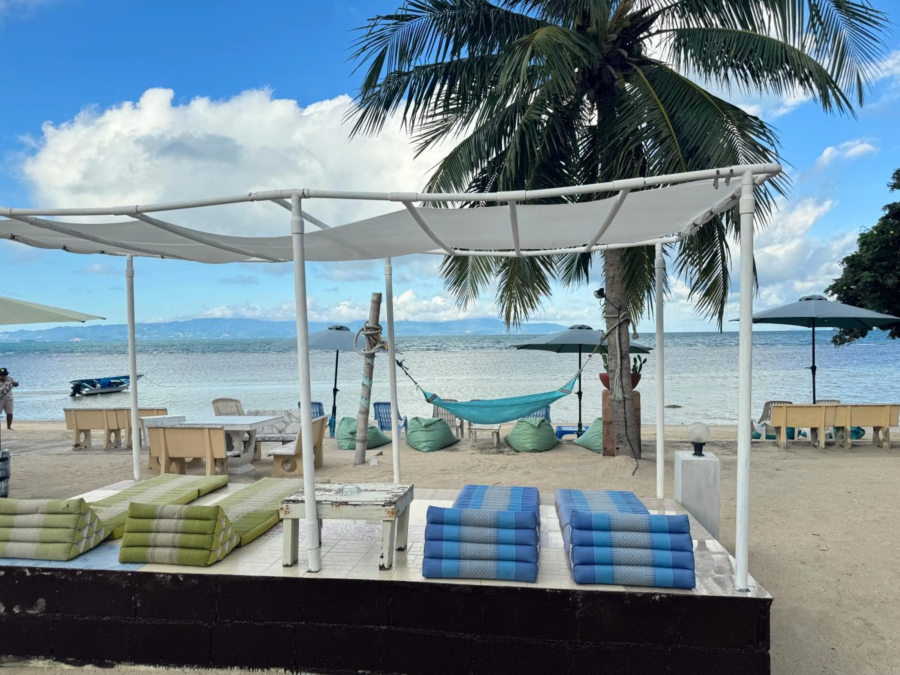 Beach in Starlight Haadrin Resort