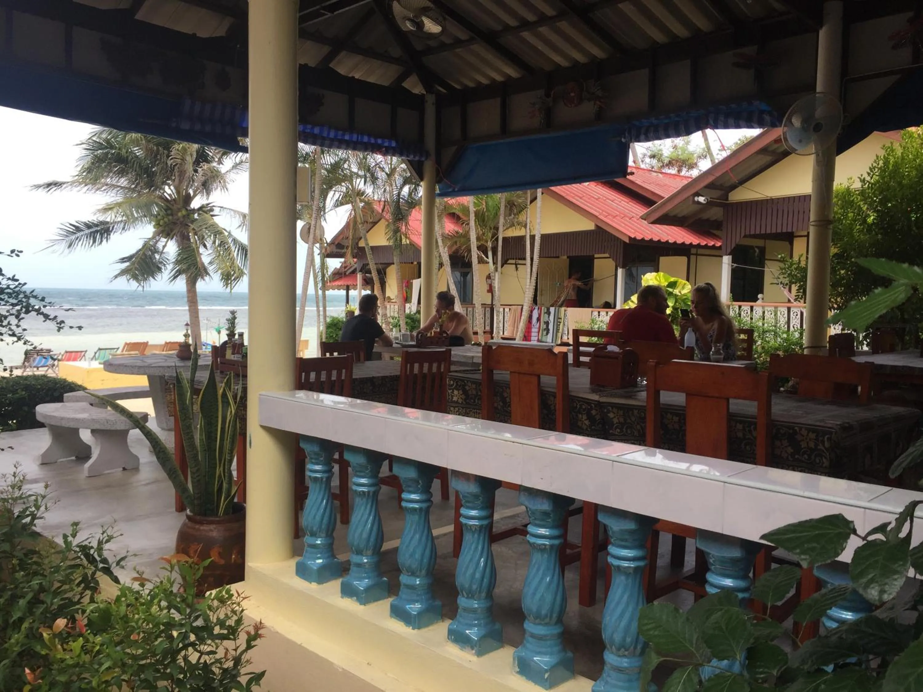 Restaurant/places to eat in Starlight Haadrin Resort