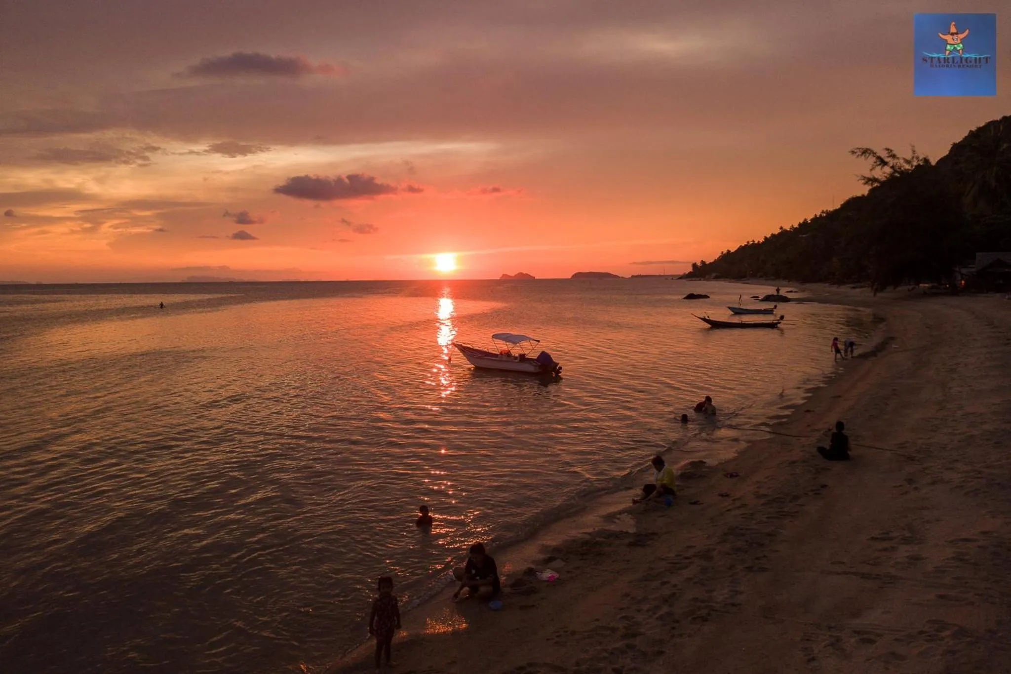 Beach in Starlight Haadrin Resort
