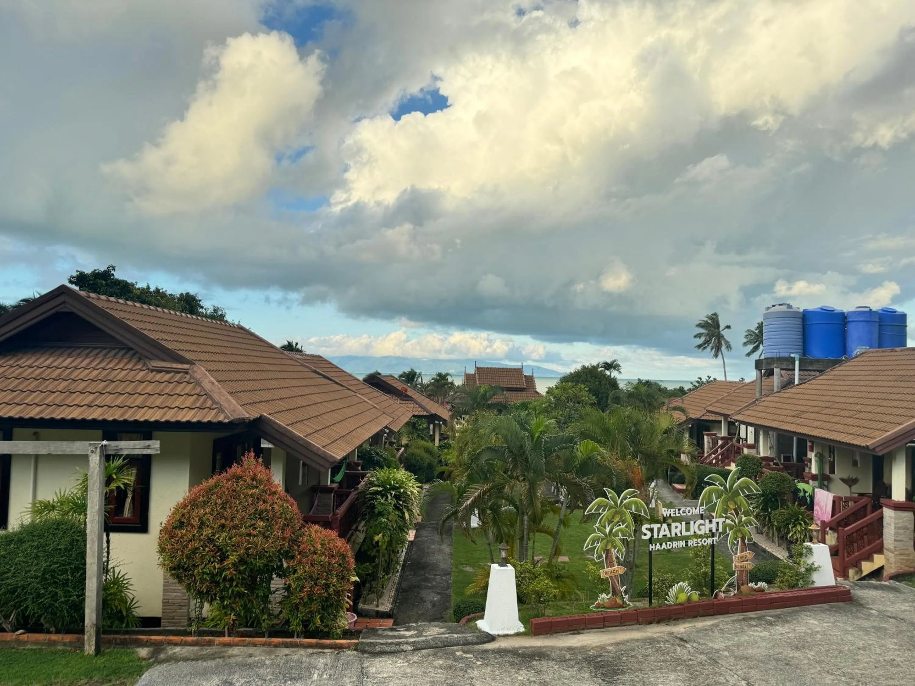 Property building in Starlight Haadrin Resort