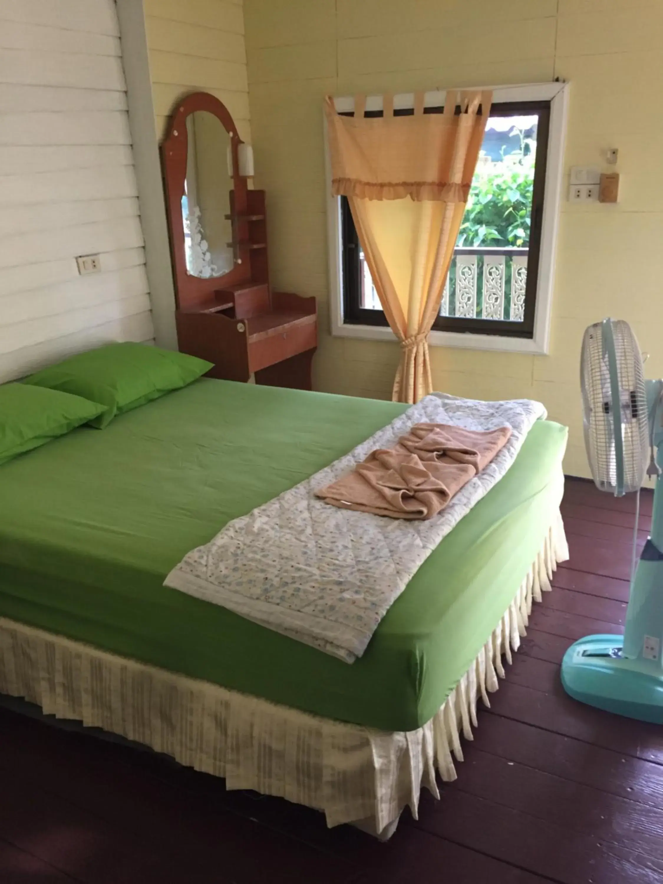 Bungalow with Fan - single occupancy in Starlight Haadrin Resort Bungalow with Fan - single occupancy in Starlight Haadrin Resort