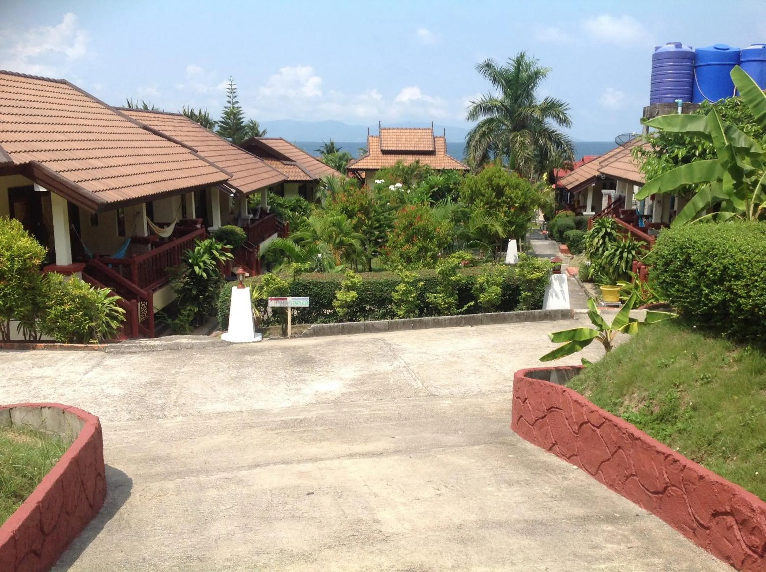 Facade/entrance in Starlight Haadrin Resort