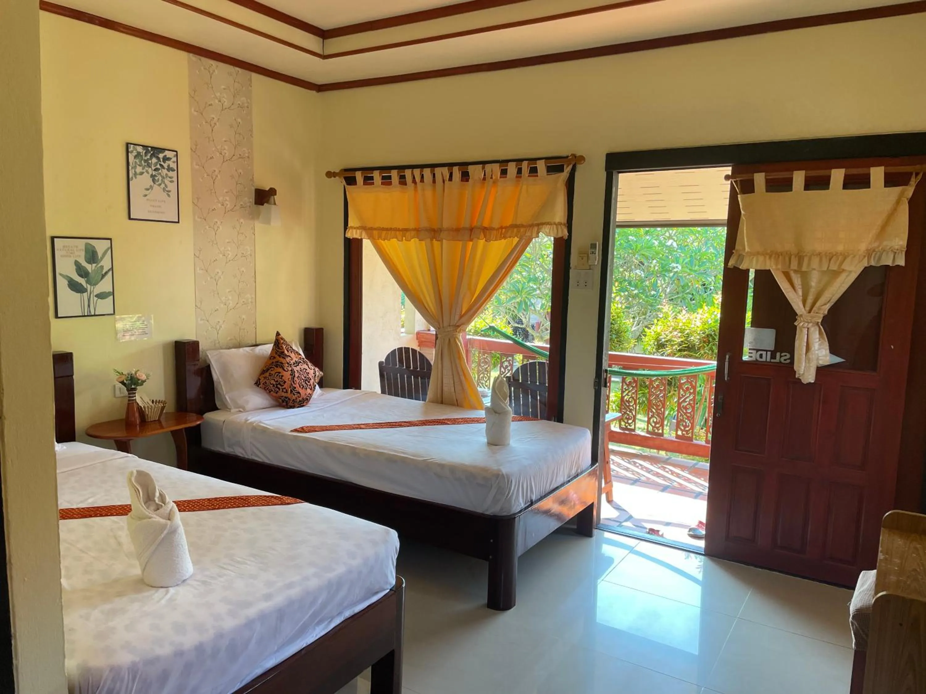 Bed in Starlight Haadrin Resort