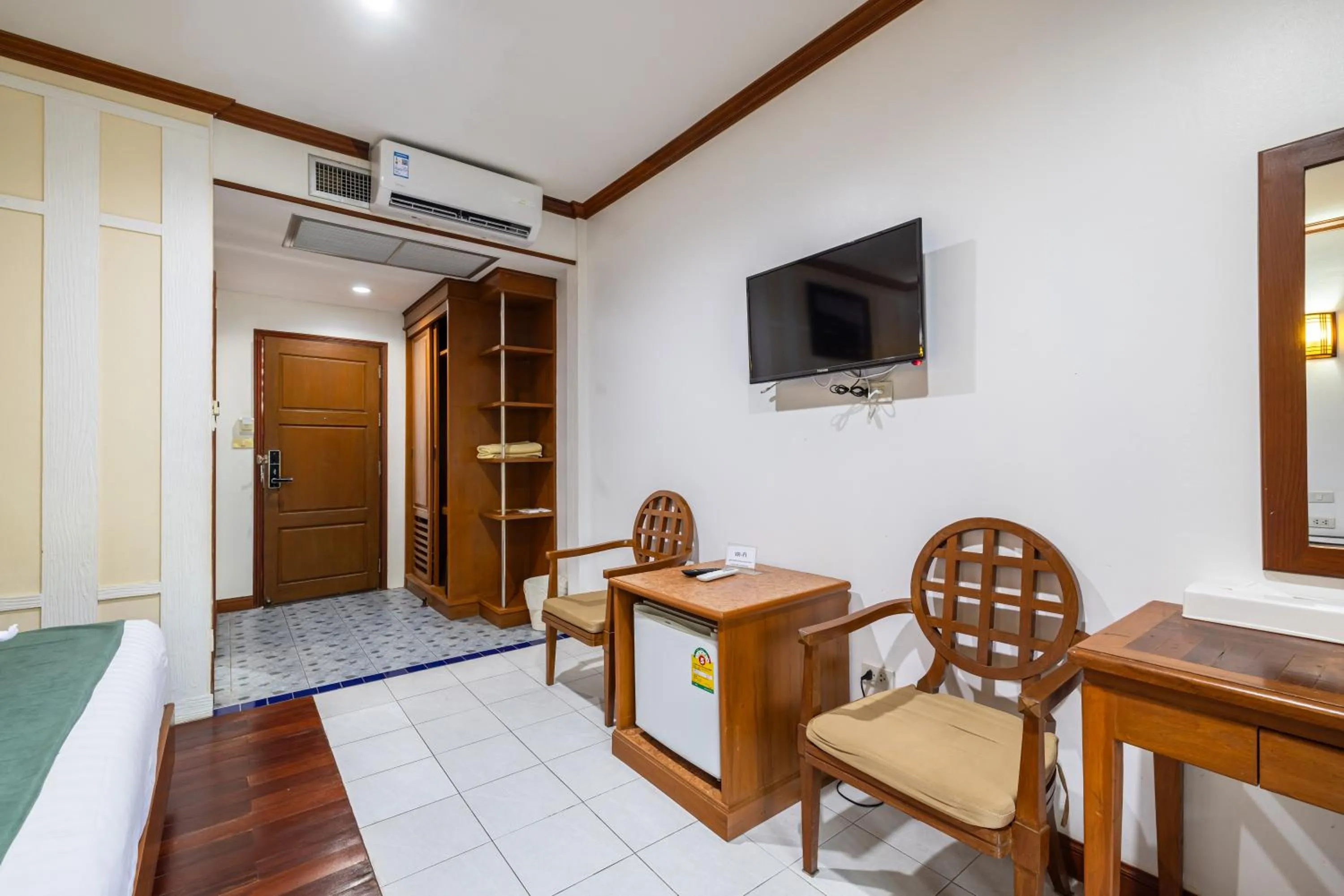 TV and multimedia in Phuket Meet Holiday Hotel-Rawai 普吉岛相遇花园度假酒店-拉威店