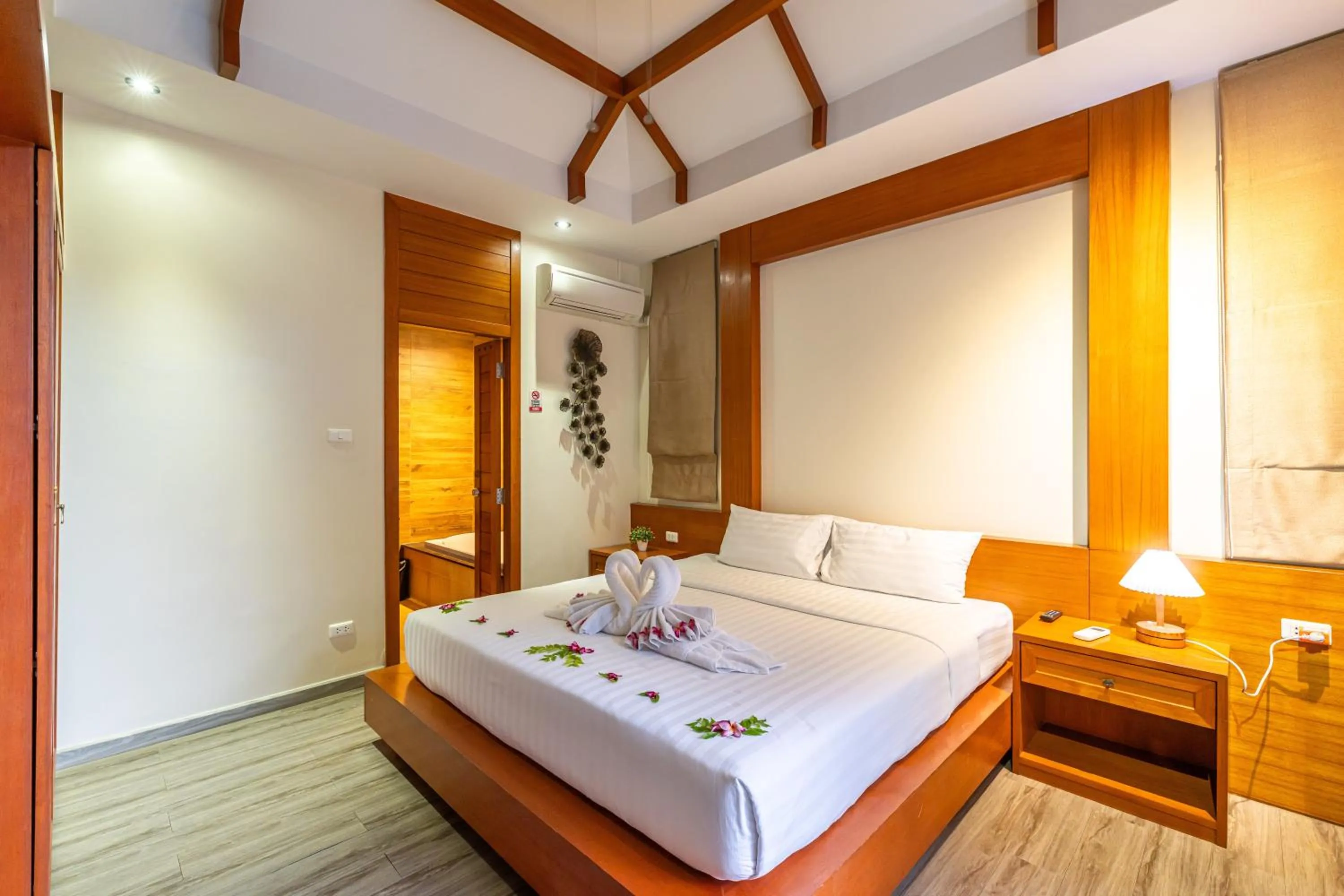 Bed in Phuket Meet Holiday Hotel-Rawai 普吉岛相遇花园度假酒店-拉威店