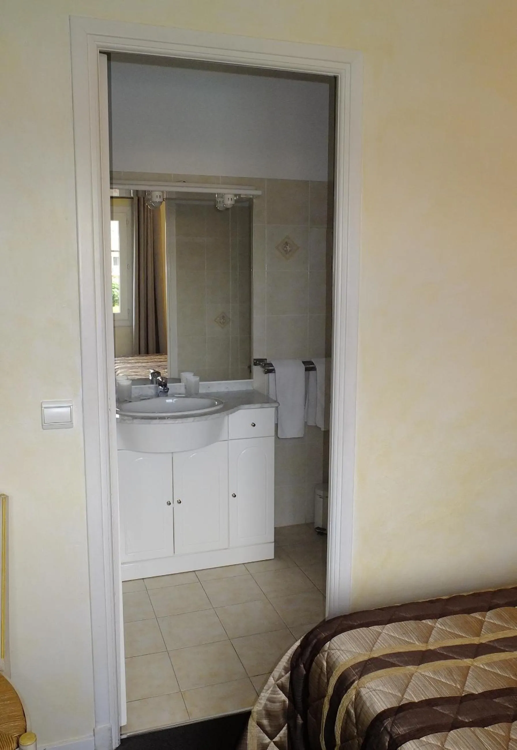 Bed in Hotel du Bosquet