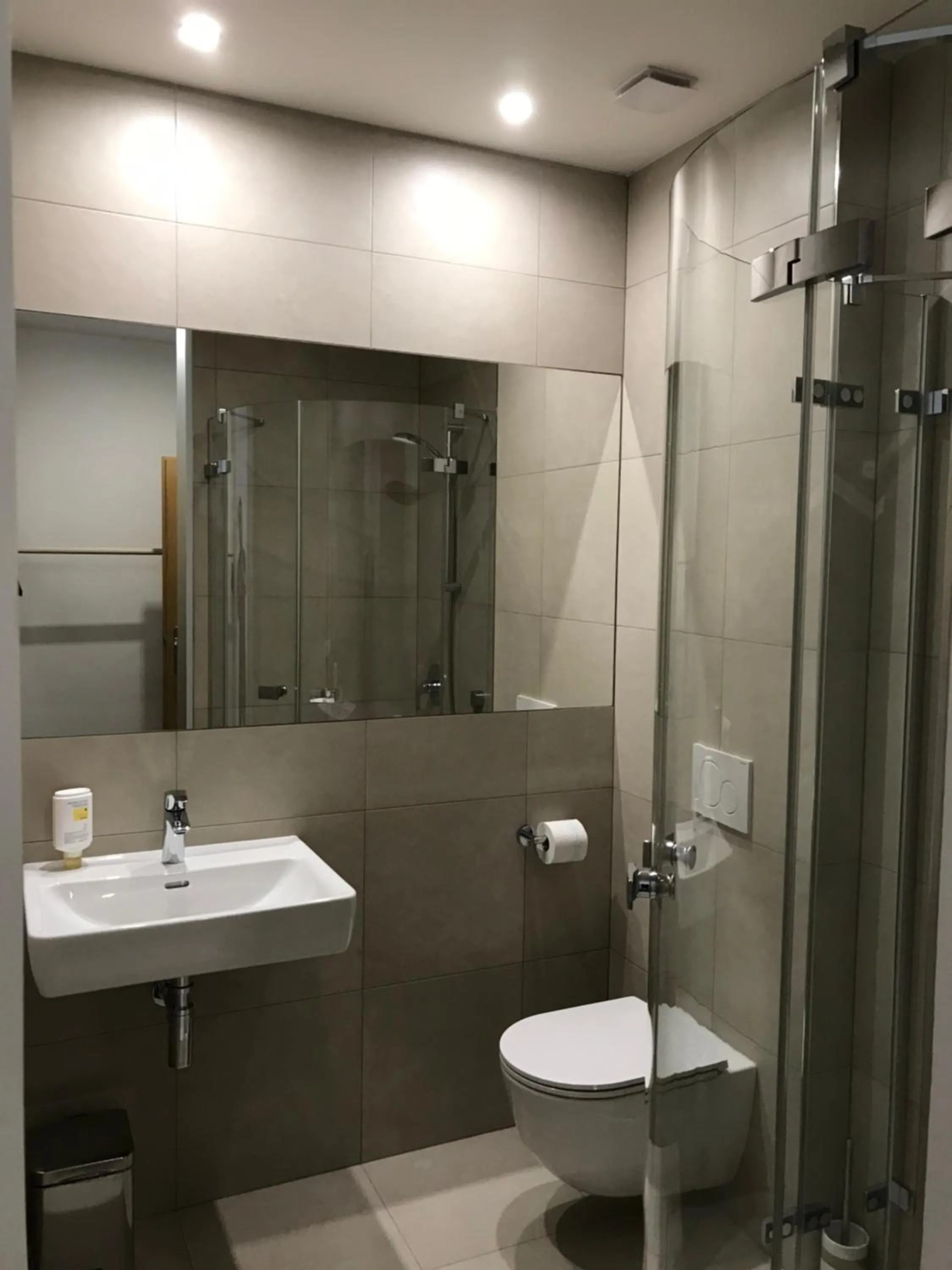 Shower in Rozmaryn Hotel B&B