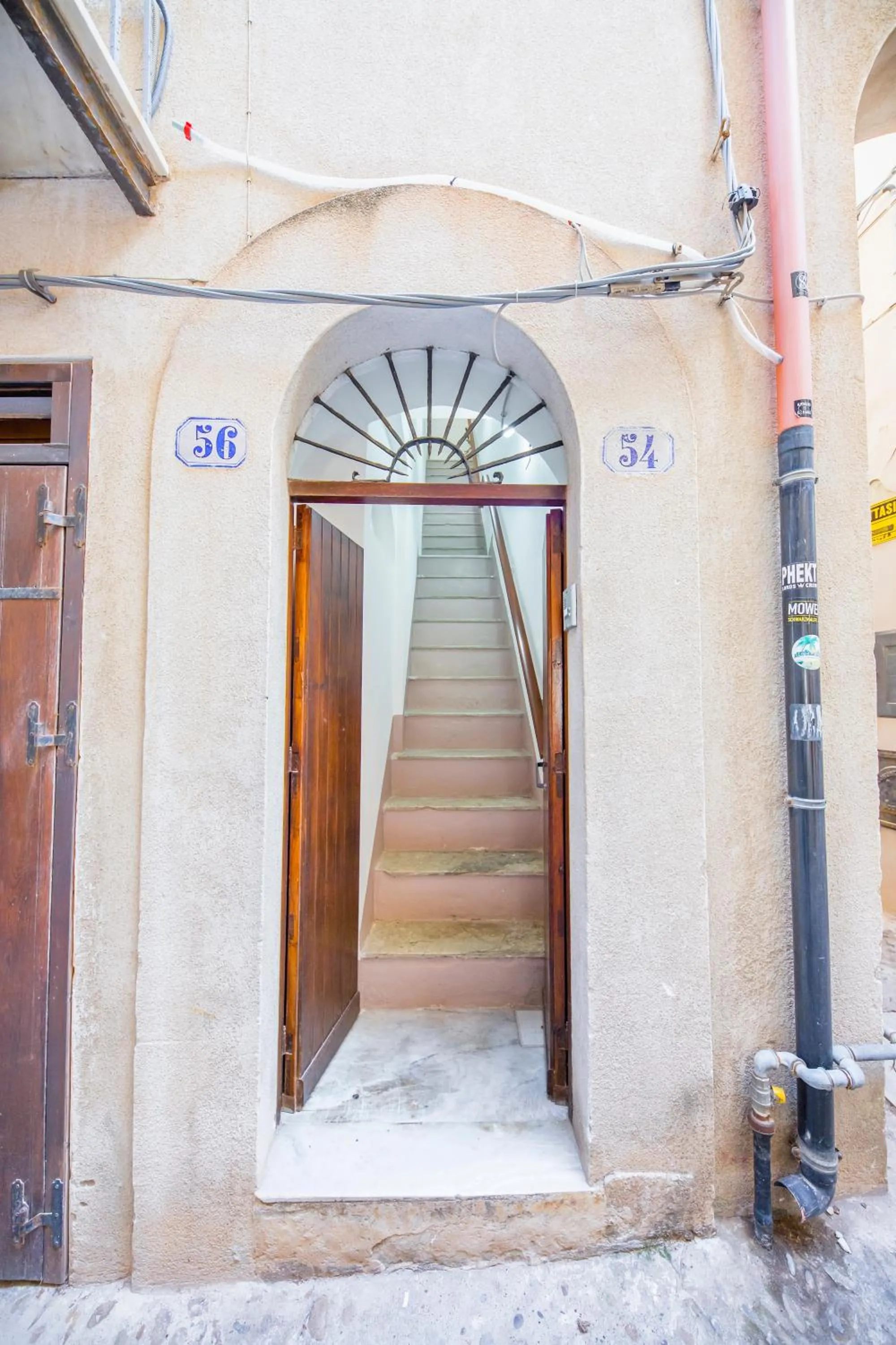 Property building in Dafni e Naide