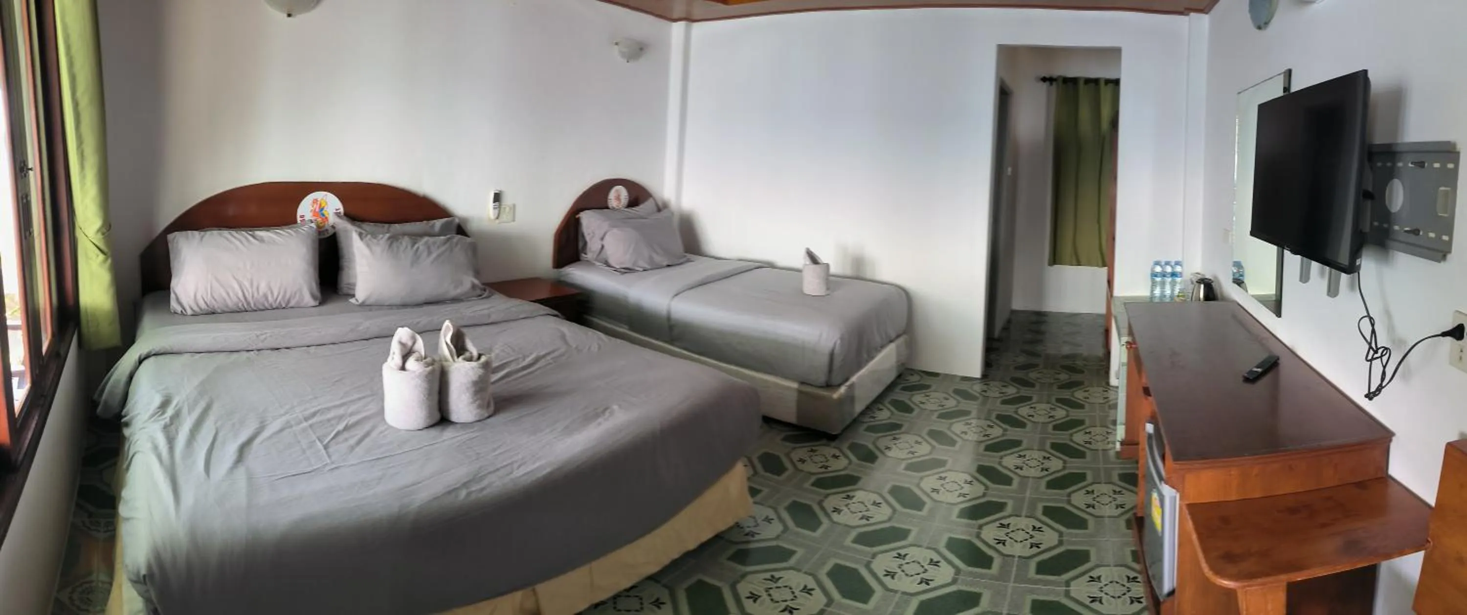 Bed in Dragon Hut Resort