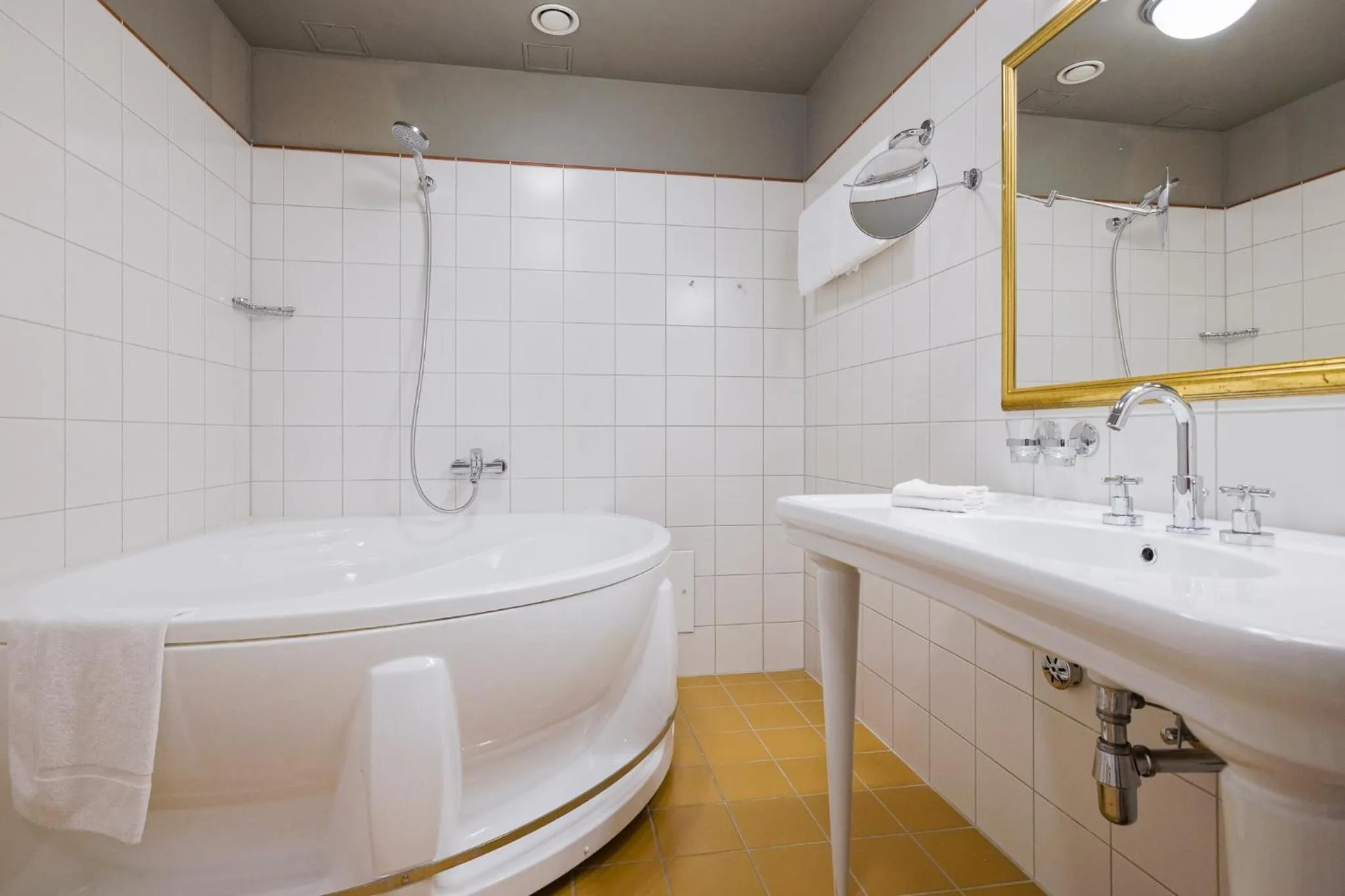 Bathroom in Grand Hotel Viljandi