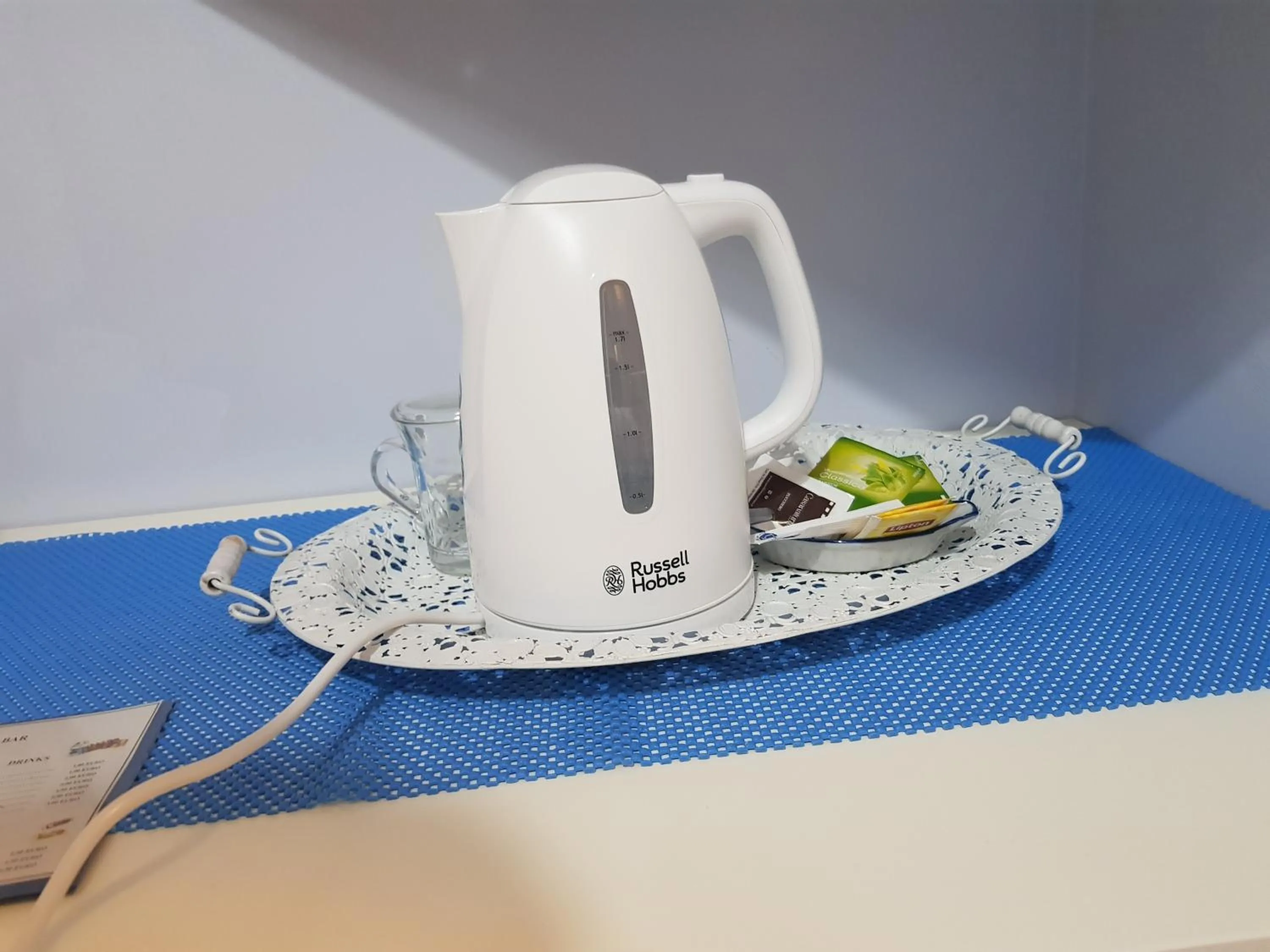 Coffee/tea facilities in Art in B&B