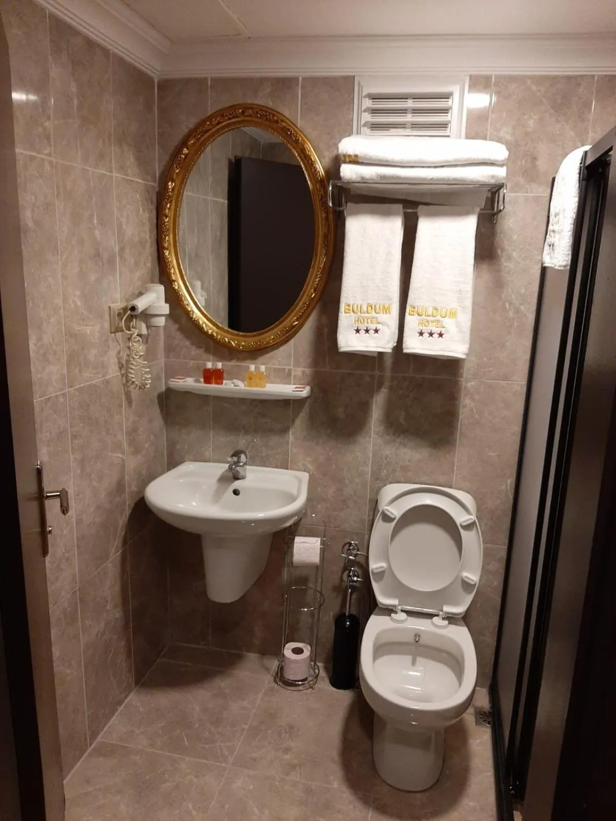 Bathroom in Buldum Otel