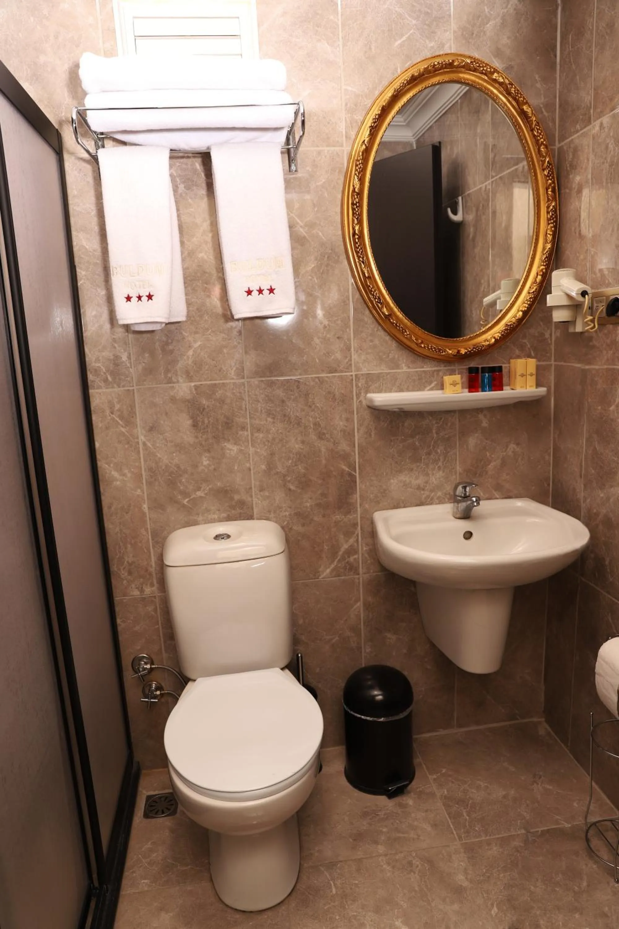 Bathroom in Buldum Otel