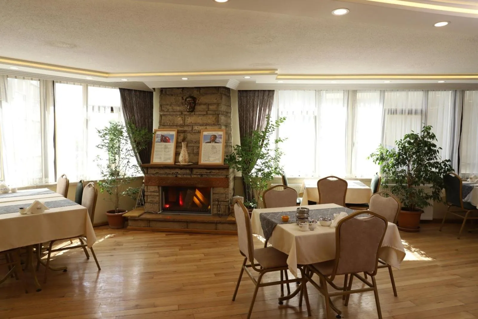 Restaurant/places to eat in Buldum Otel