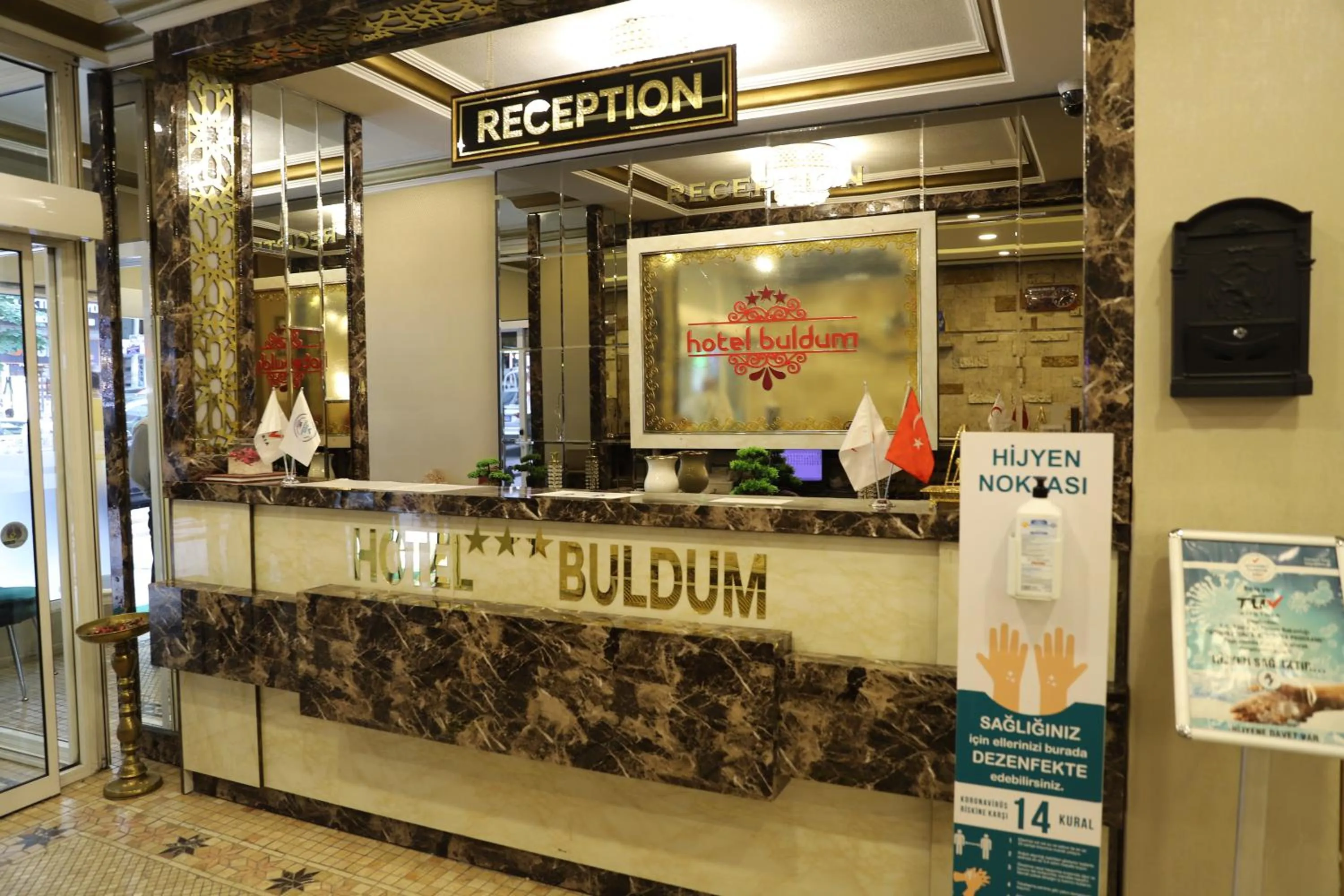 Lobby or reception in Buldum Otel