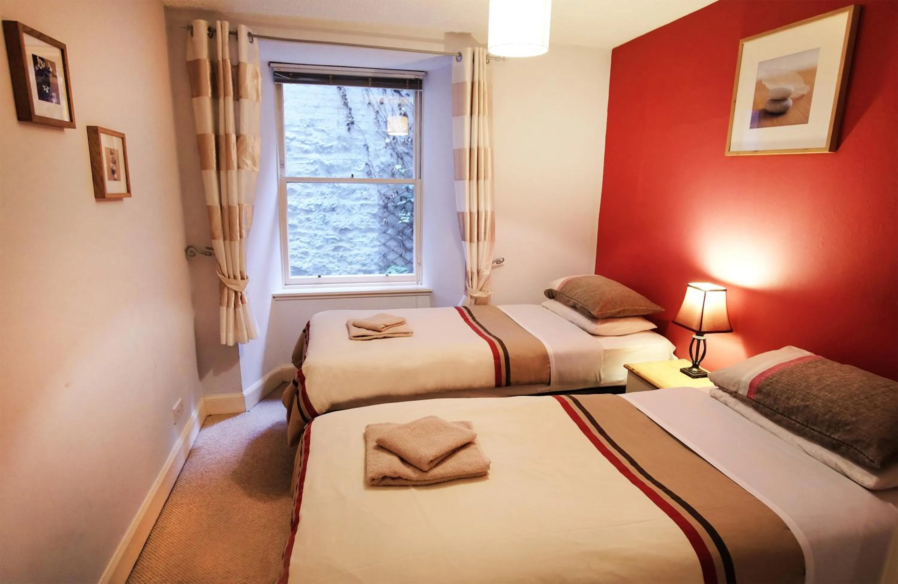 Photo of the whole room, Bed in Regent House Hotel - City Centre Hotel