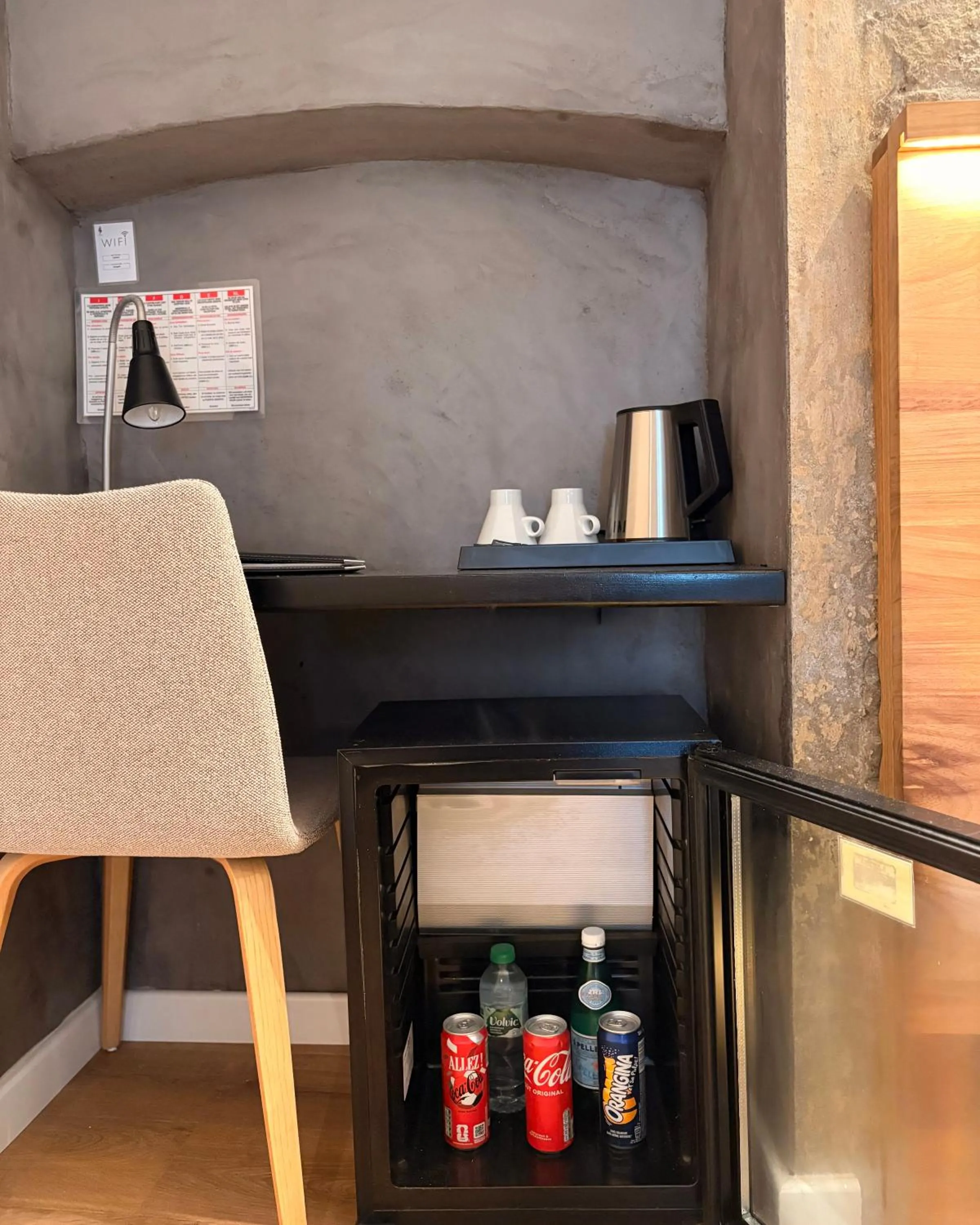 Coffee/tea facilities in Hotel B Lodge