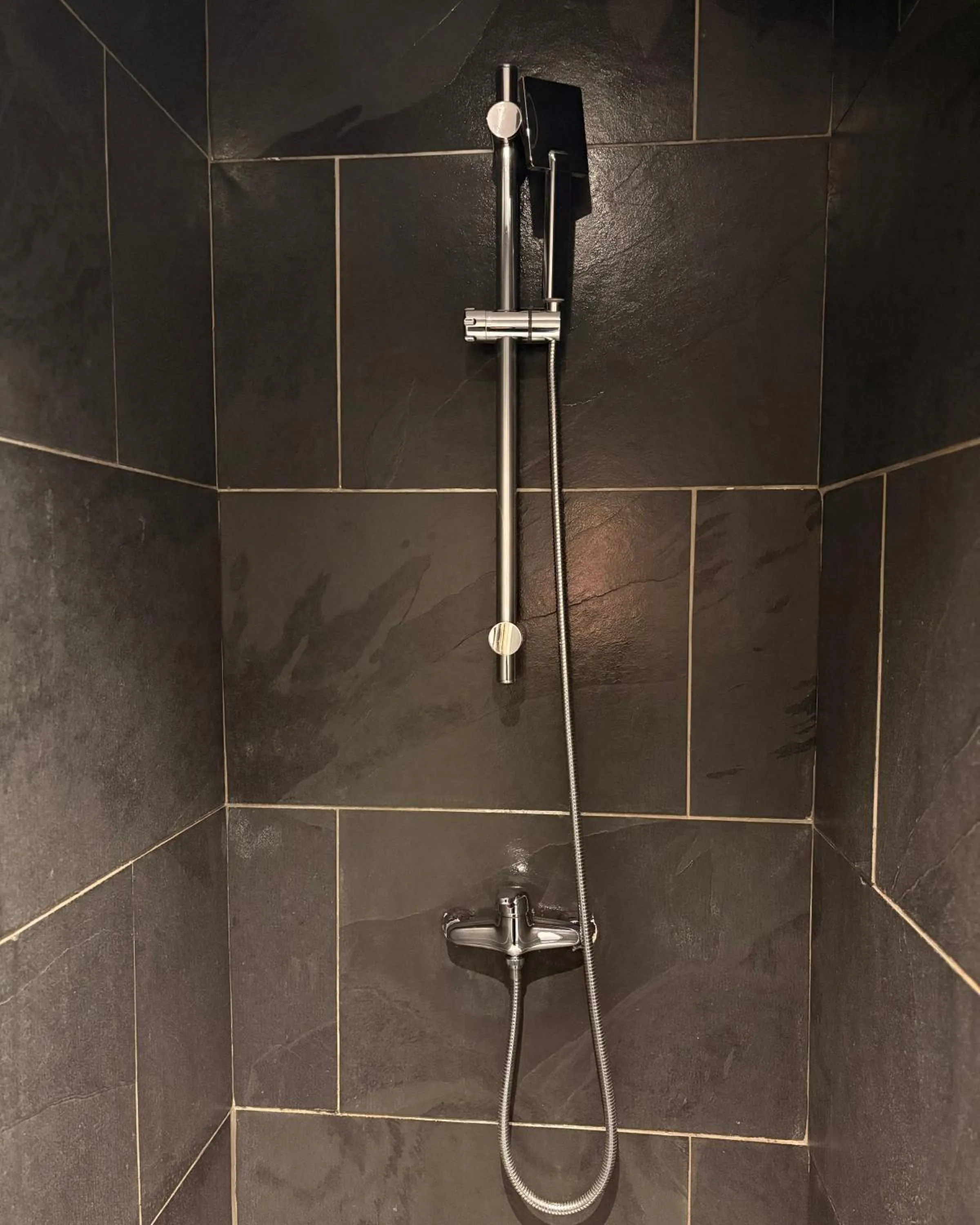 Shower in Hotel B Lodge