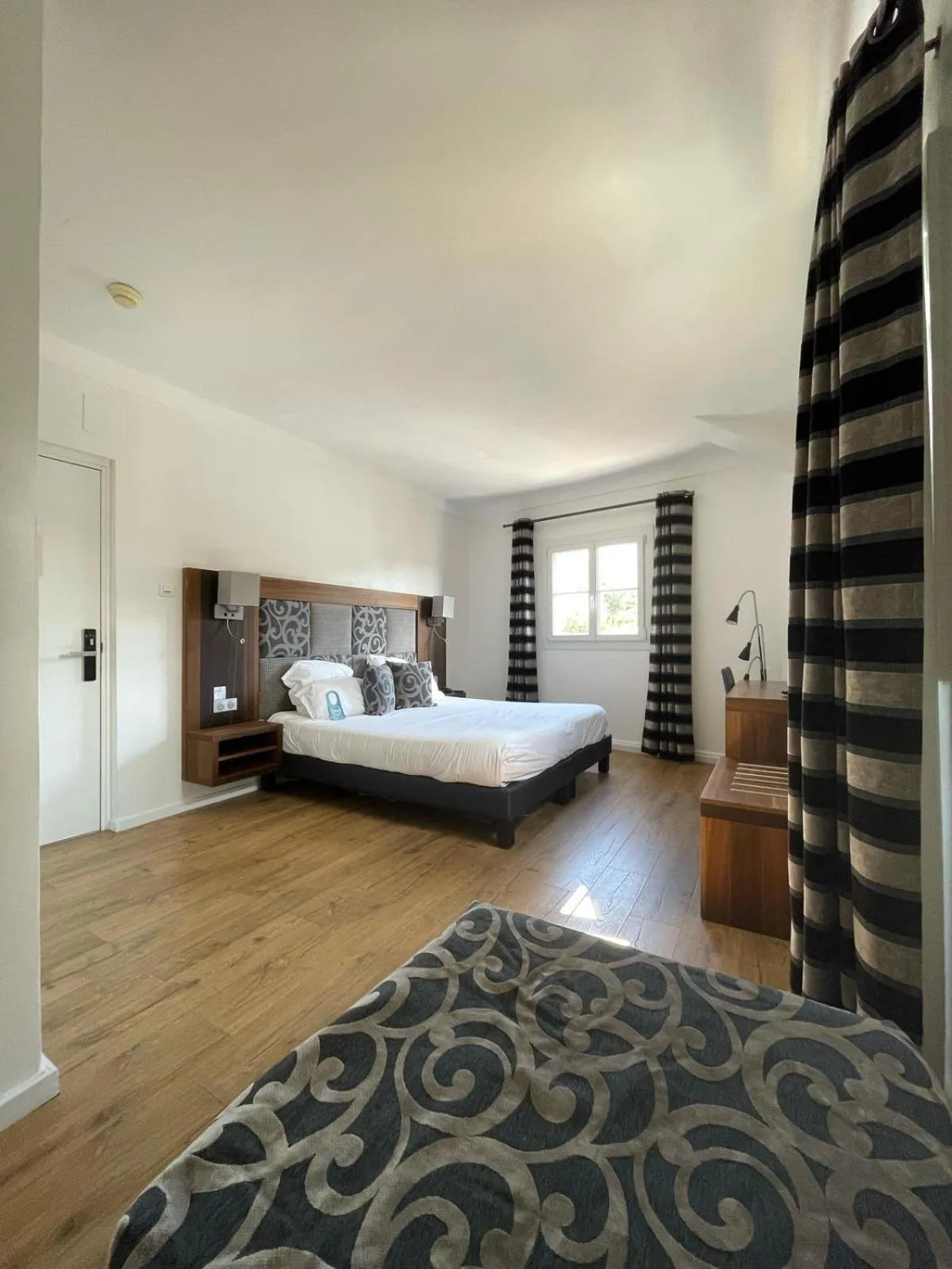 Bed in Hotel B Lodge