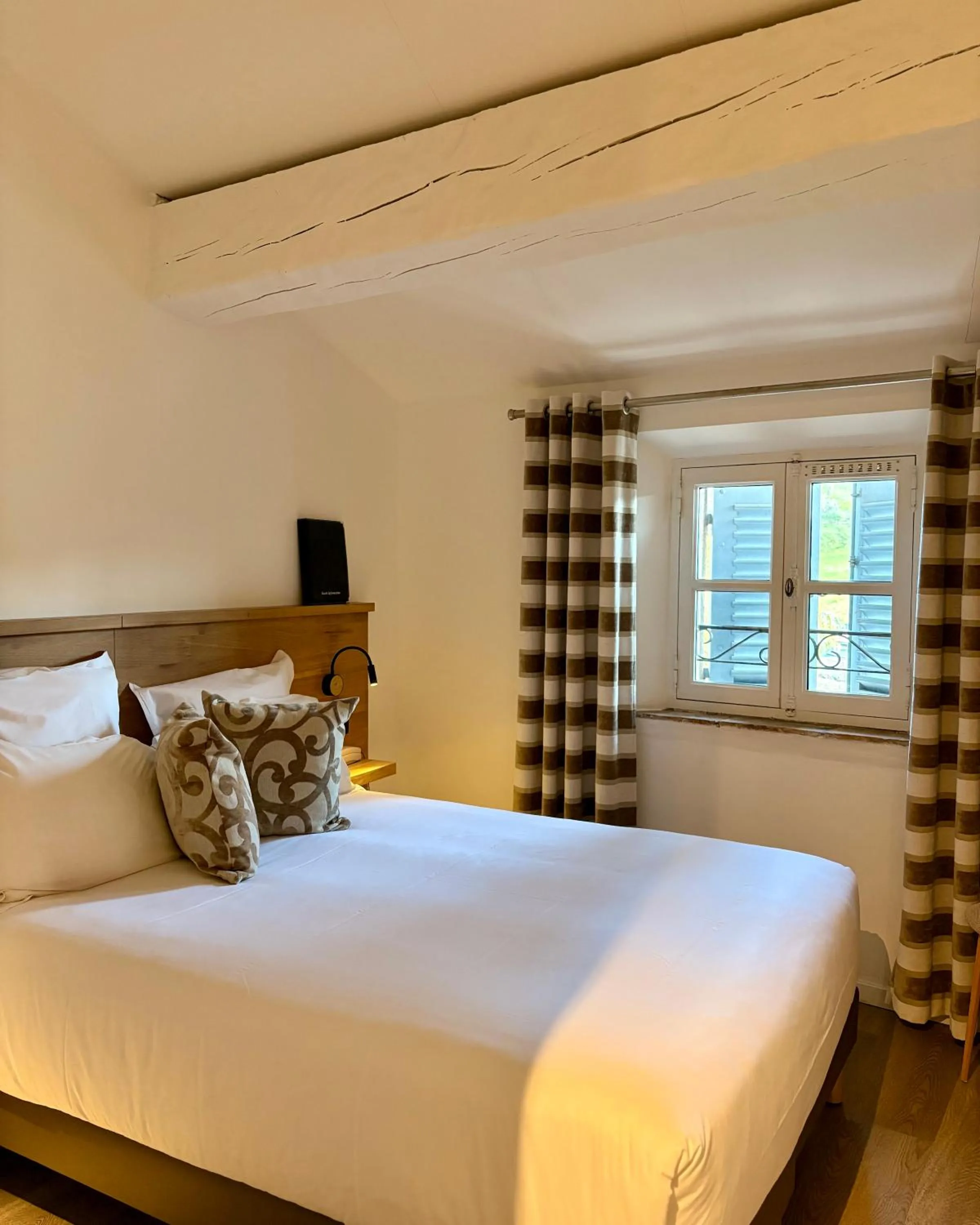 Bed in Hotel B Lodge