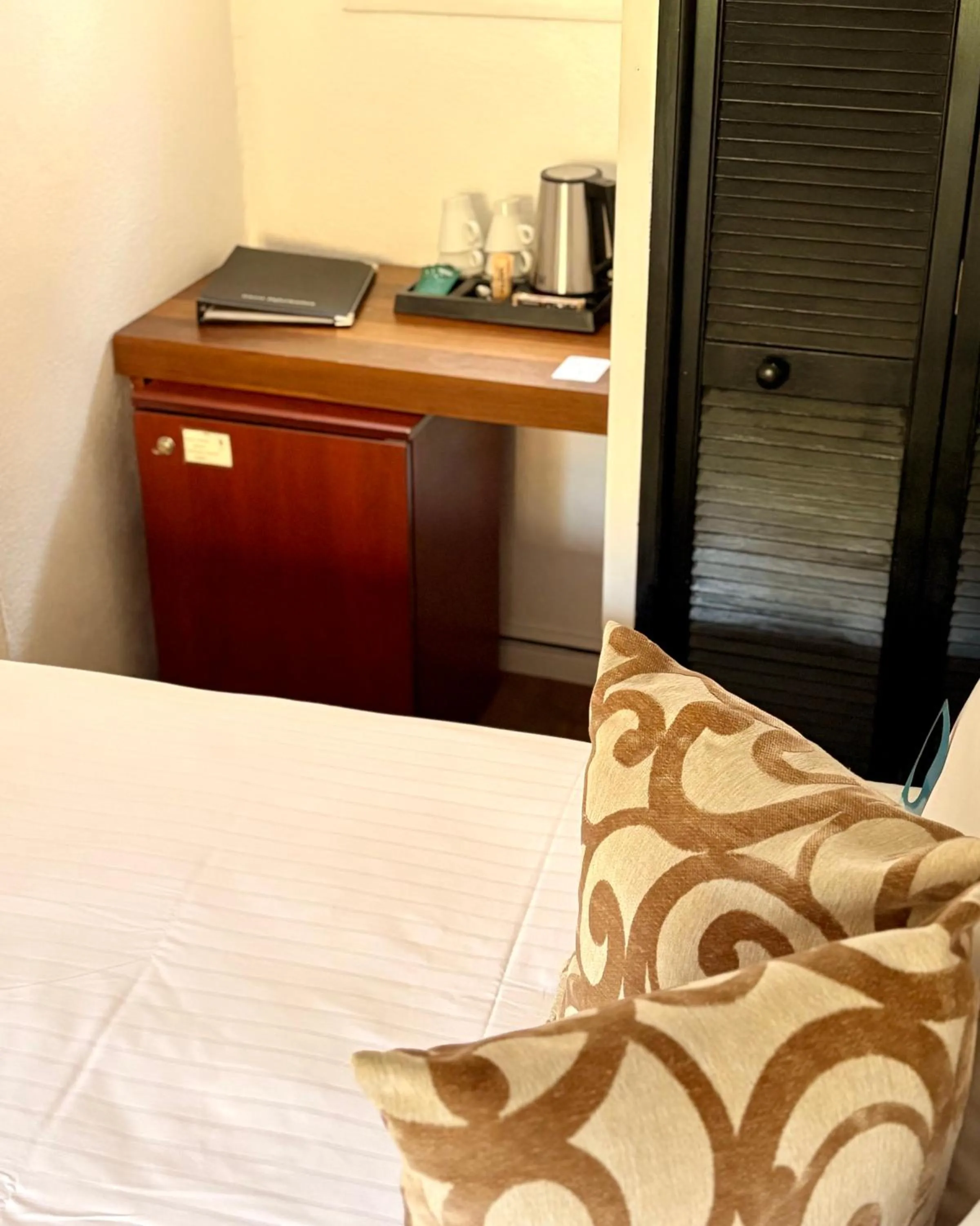 Bed in Hotel B Lodge
