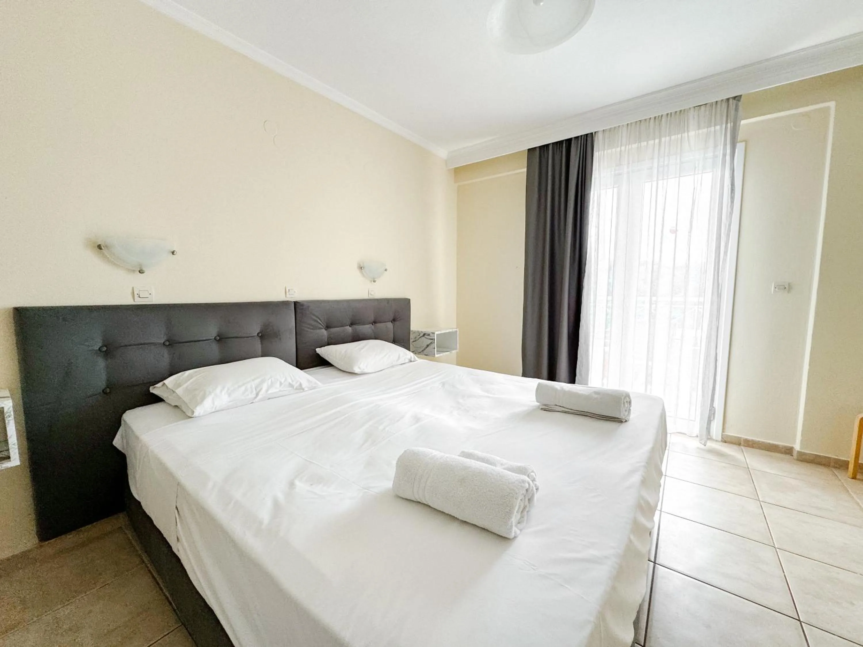 Bed in Kavos Plaza Hotel