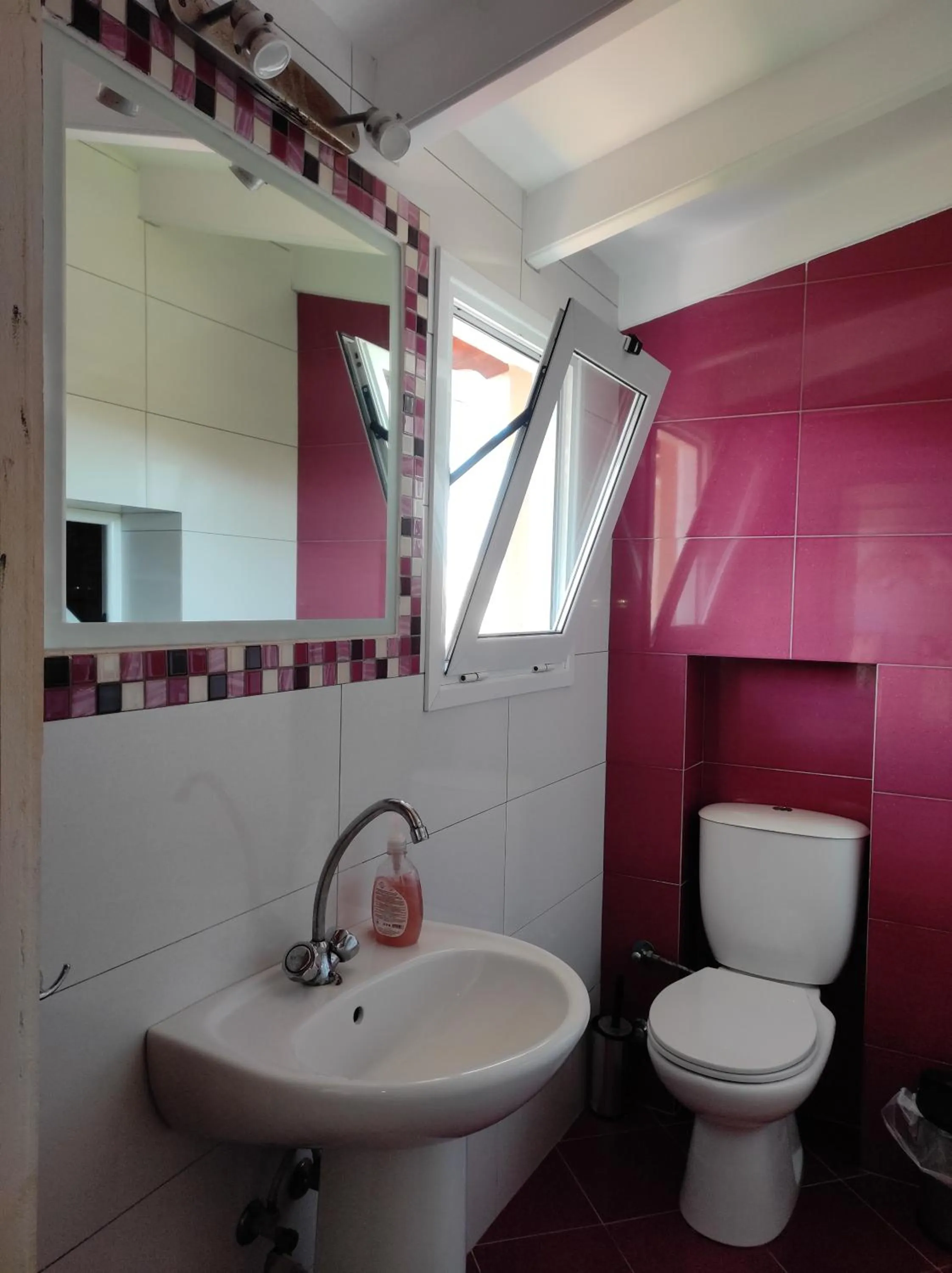 Toilet in Kavos Plaza Hotel