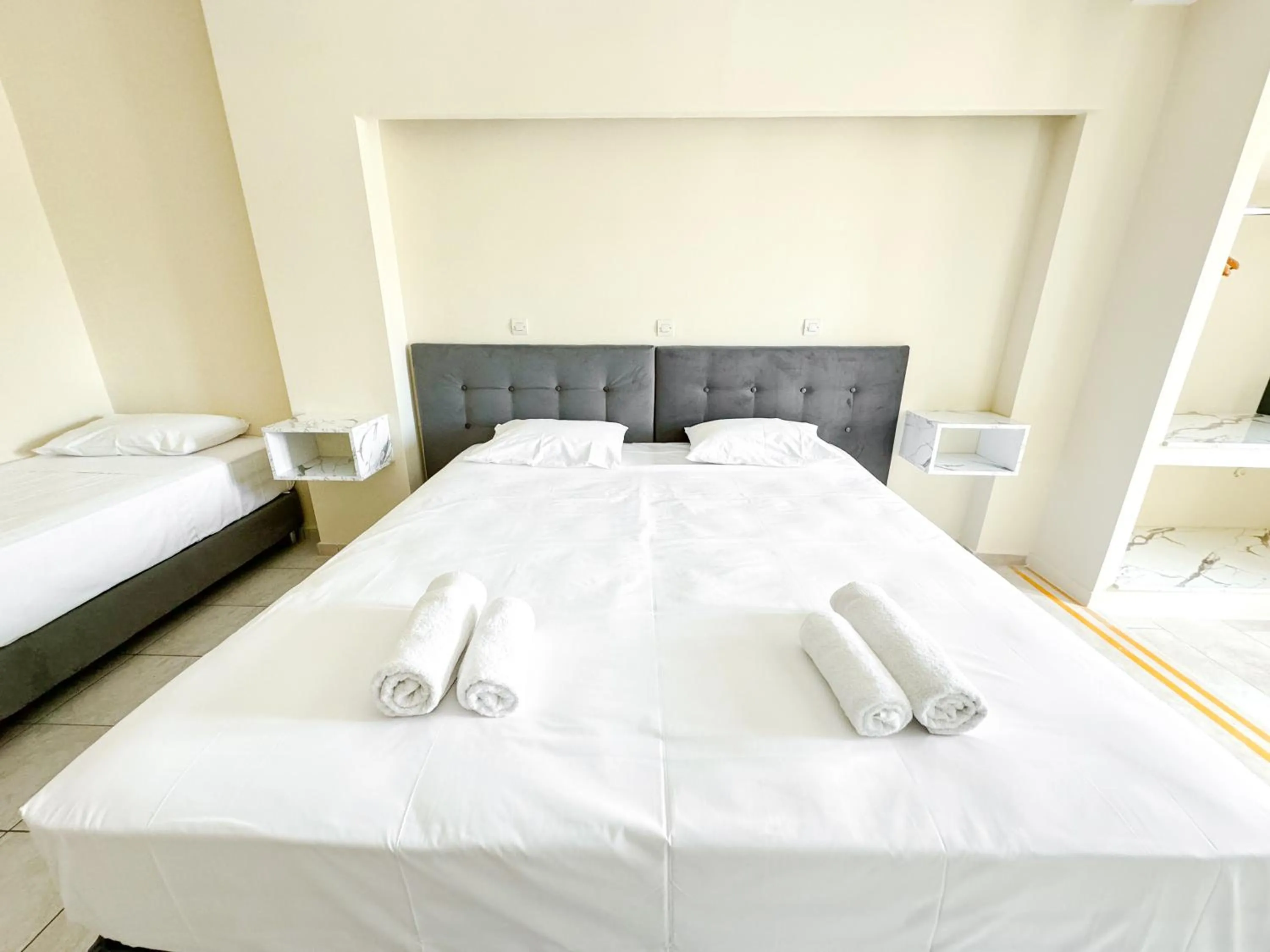 Bed in Kavos Plaza Hotel