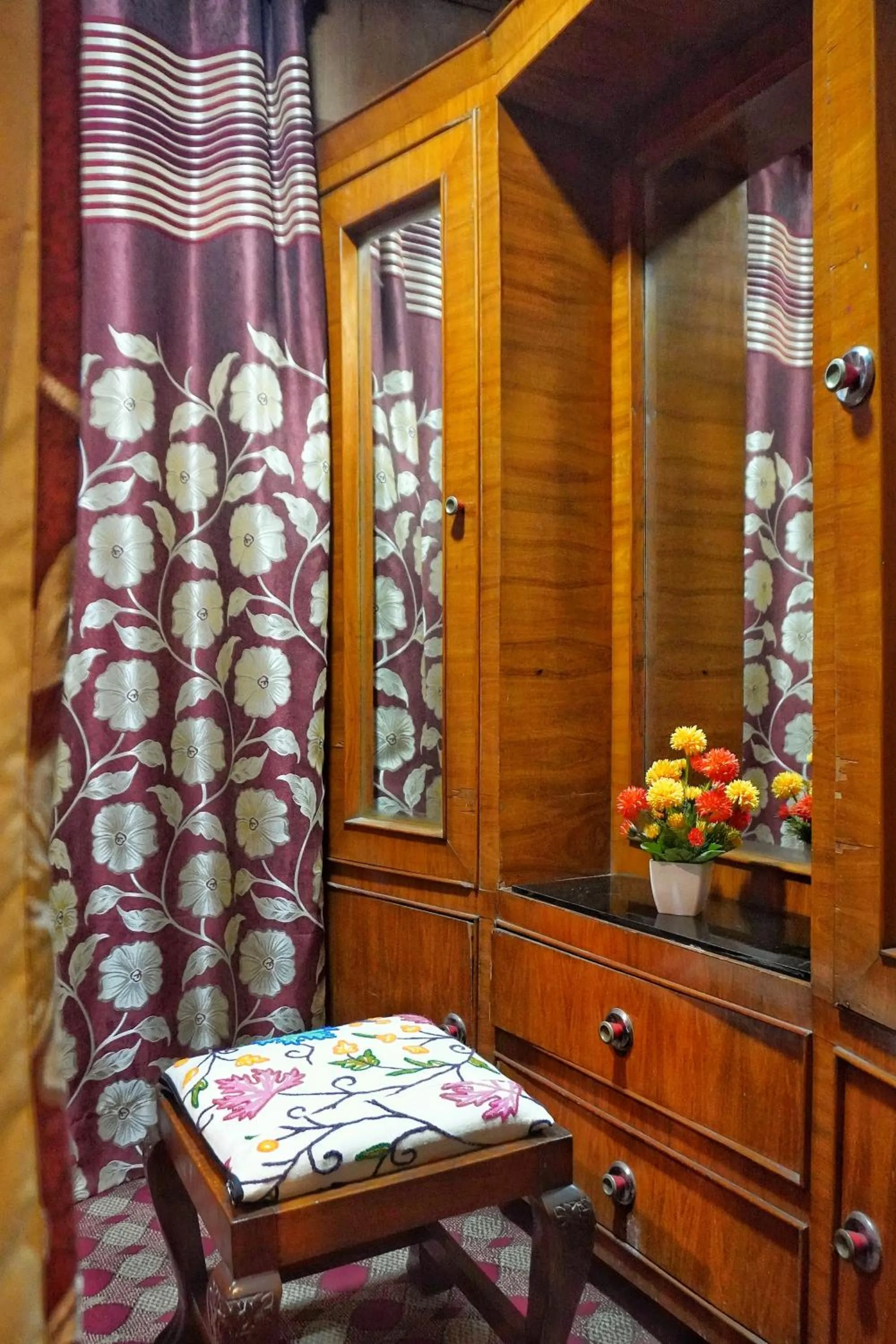 wardrobe in Swan Group of Houseboats, Golden Dal Lake