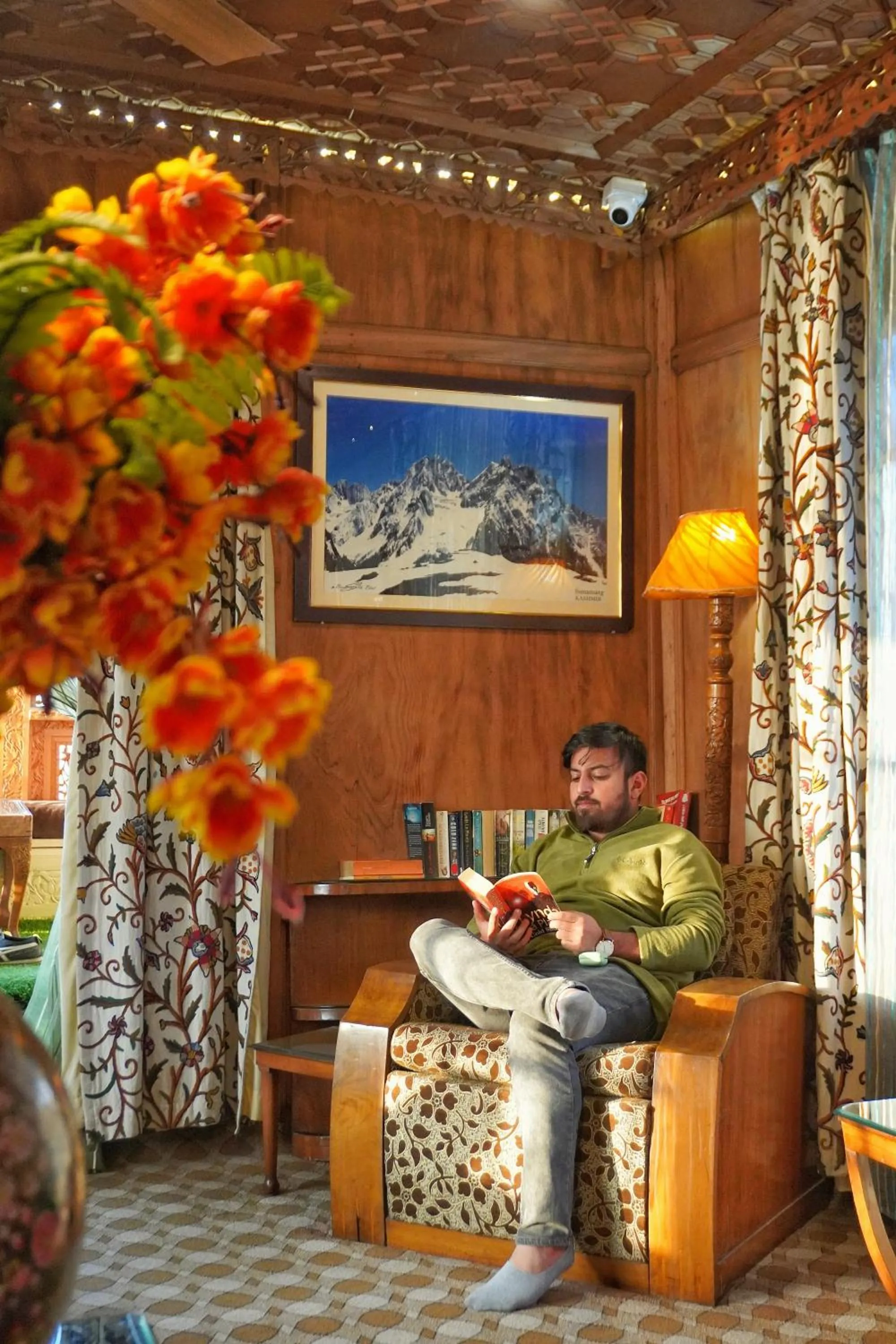 Seating area in Swan Group of Houseboats, Golden Dal Lake
