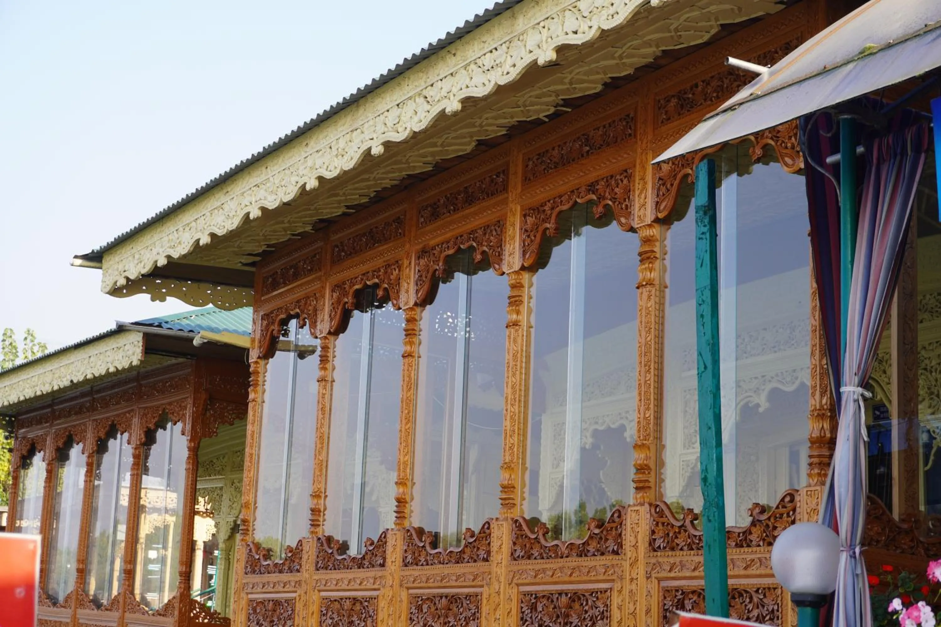 Property building in Swan Group of Houseboats, Golden Dal Lake