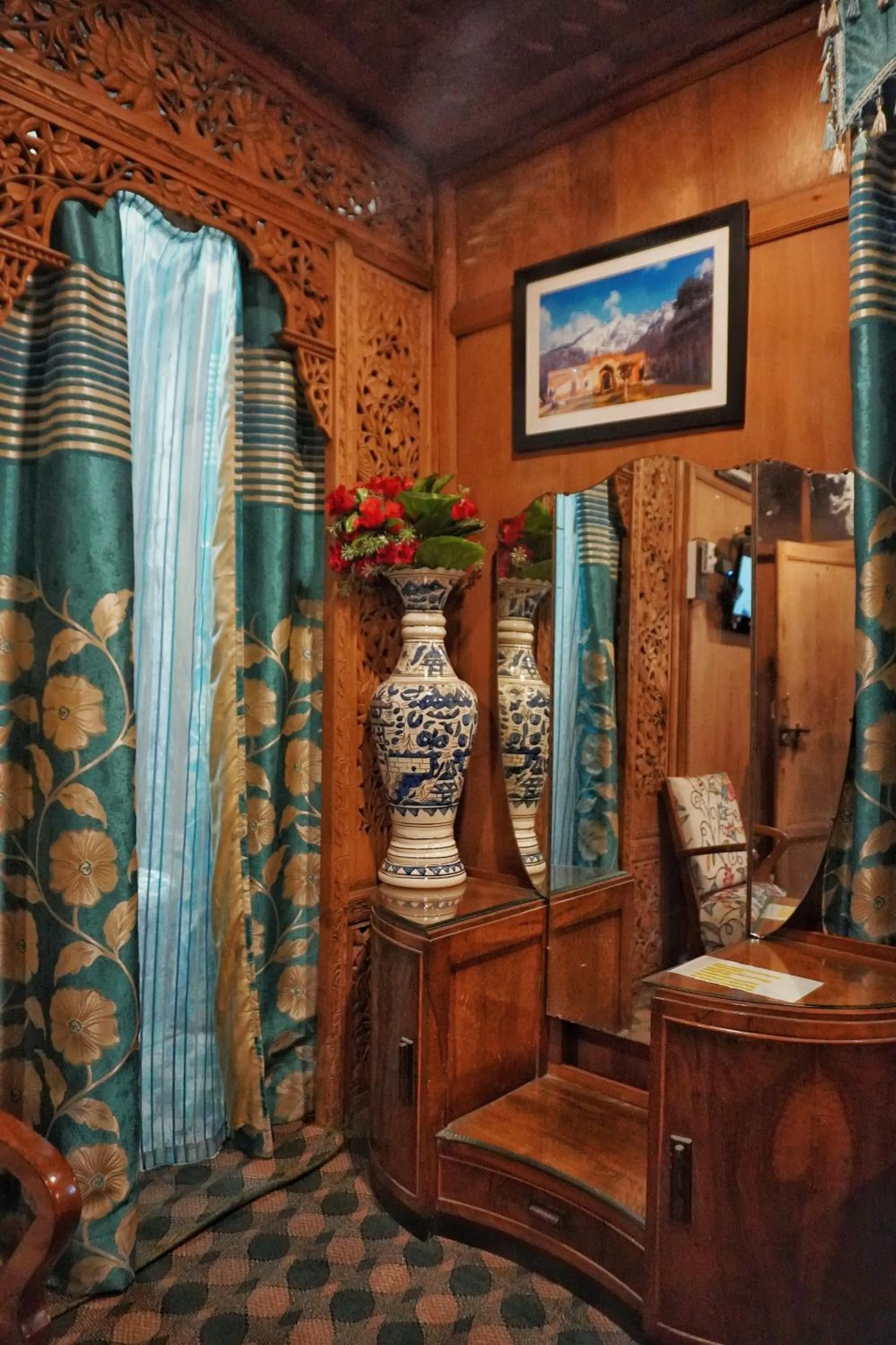 wardrobe in Swan Group of Houseboats, Golden Dal Lake